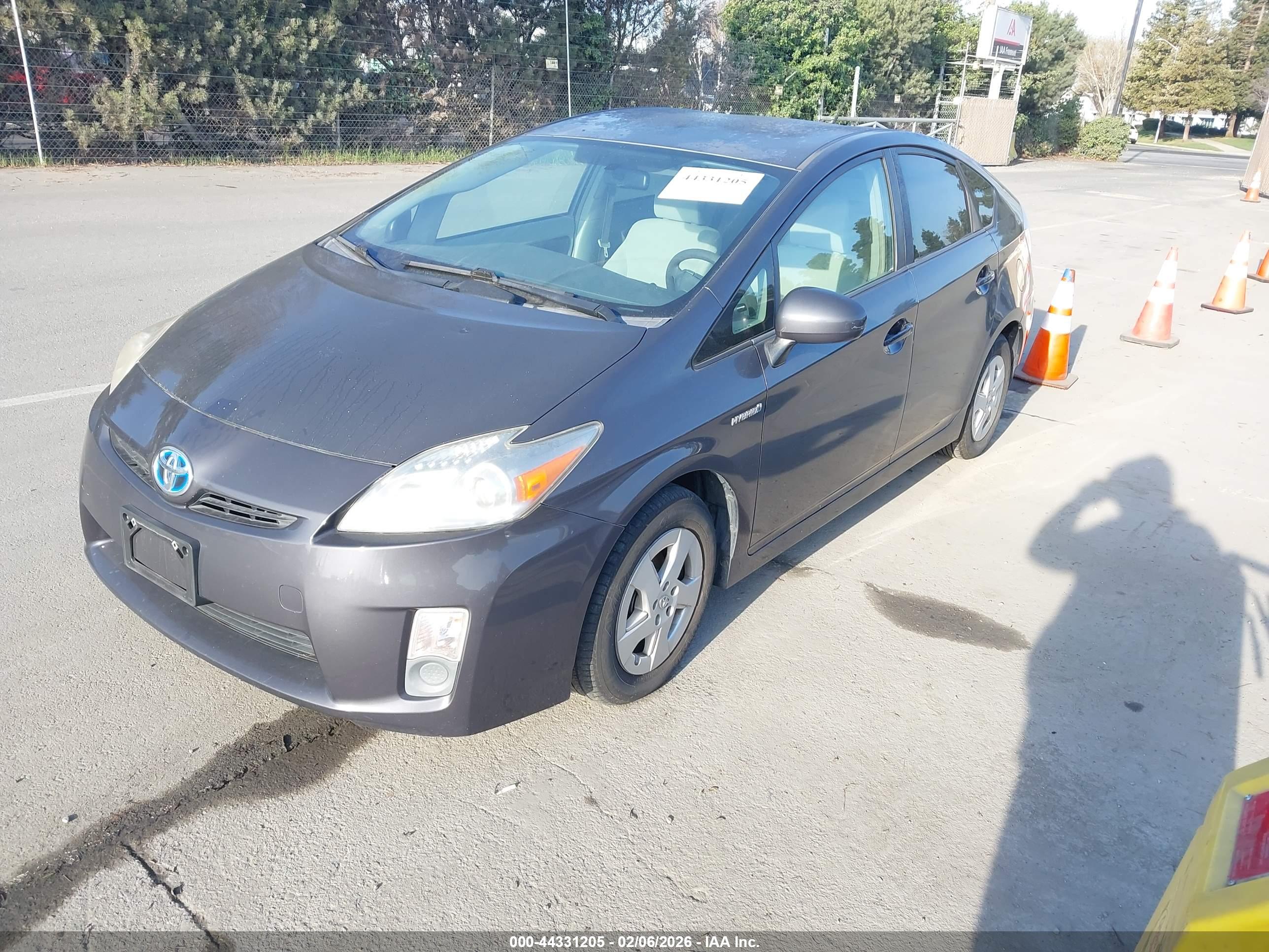TOYOTA PRIUS image 2