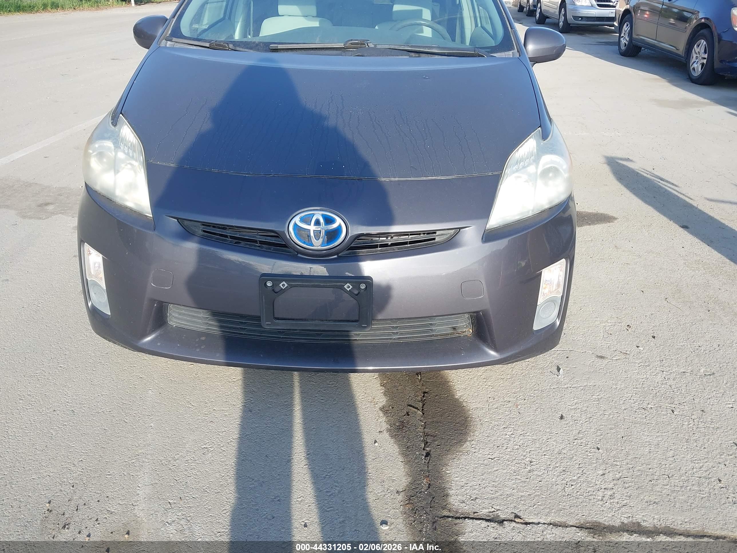 TOYOTA PRIUS image 6