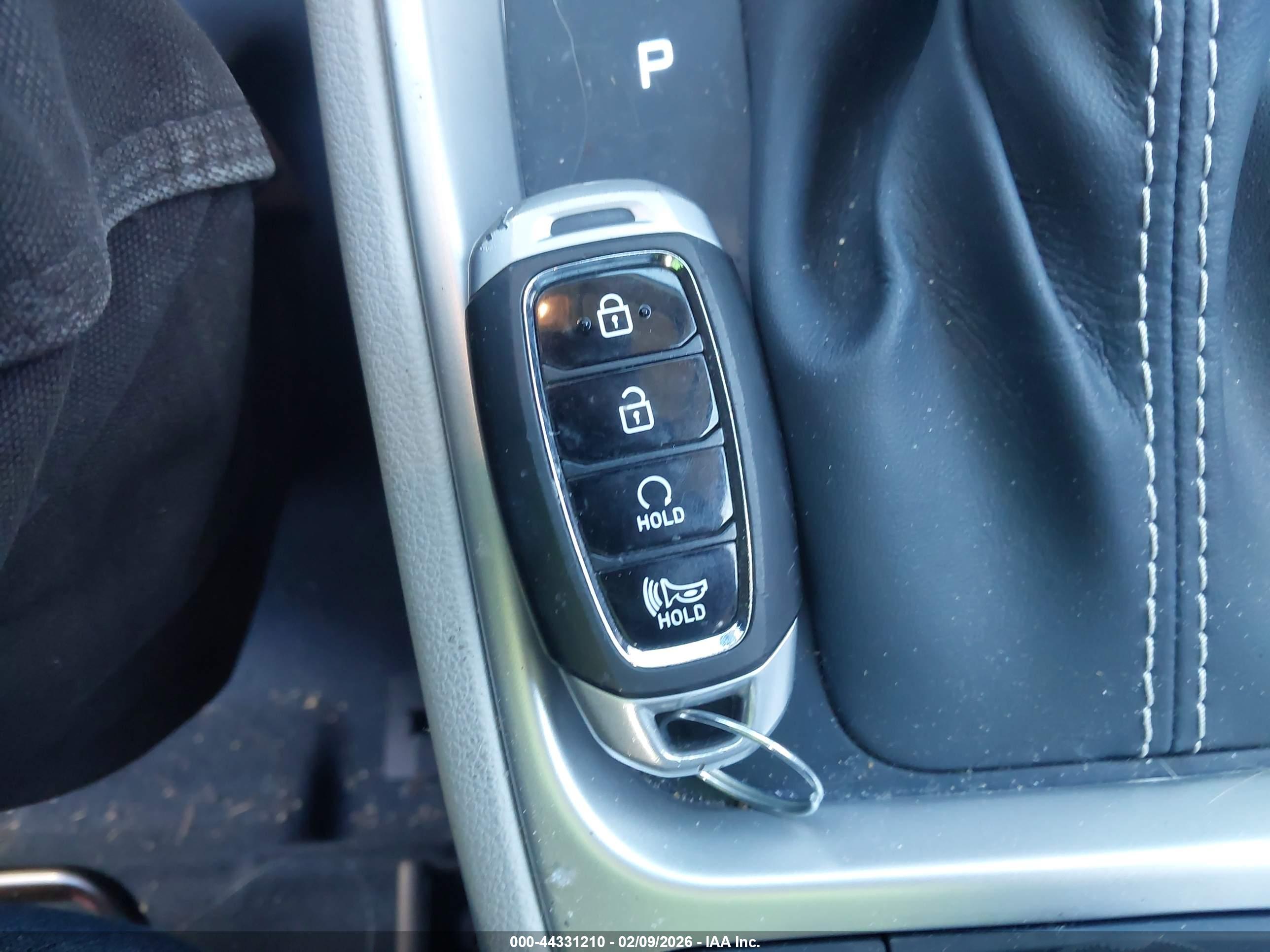 HYUNDAI VENUE image 11