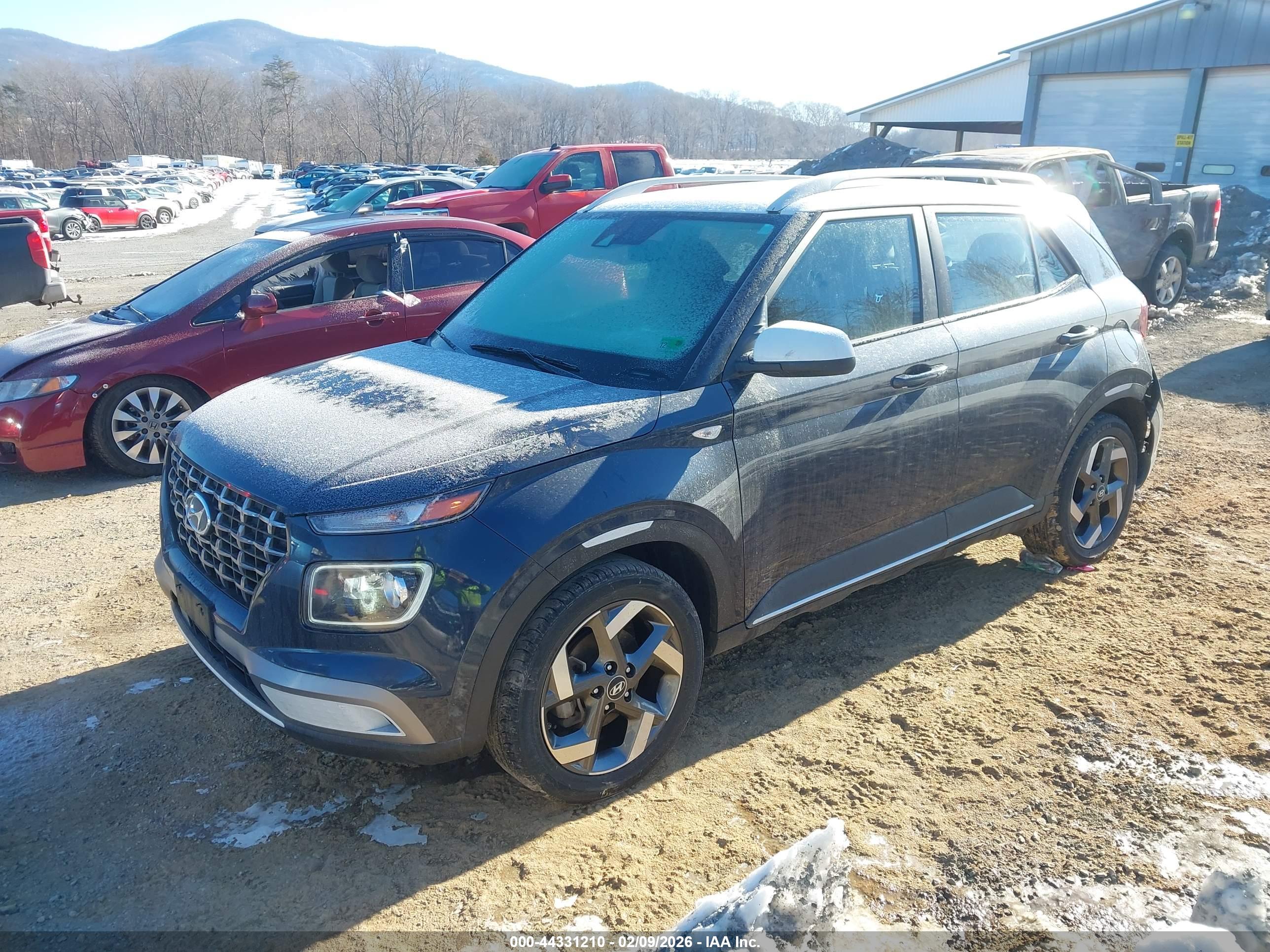 HYUNDAI VENUE image 2