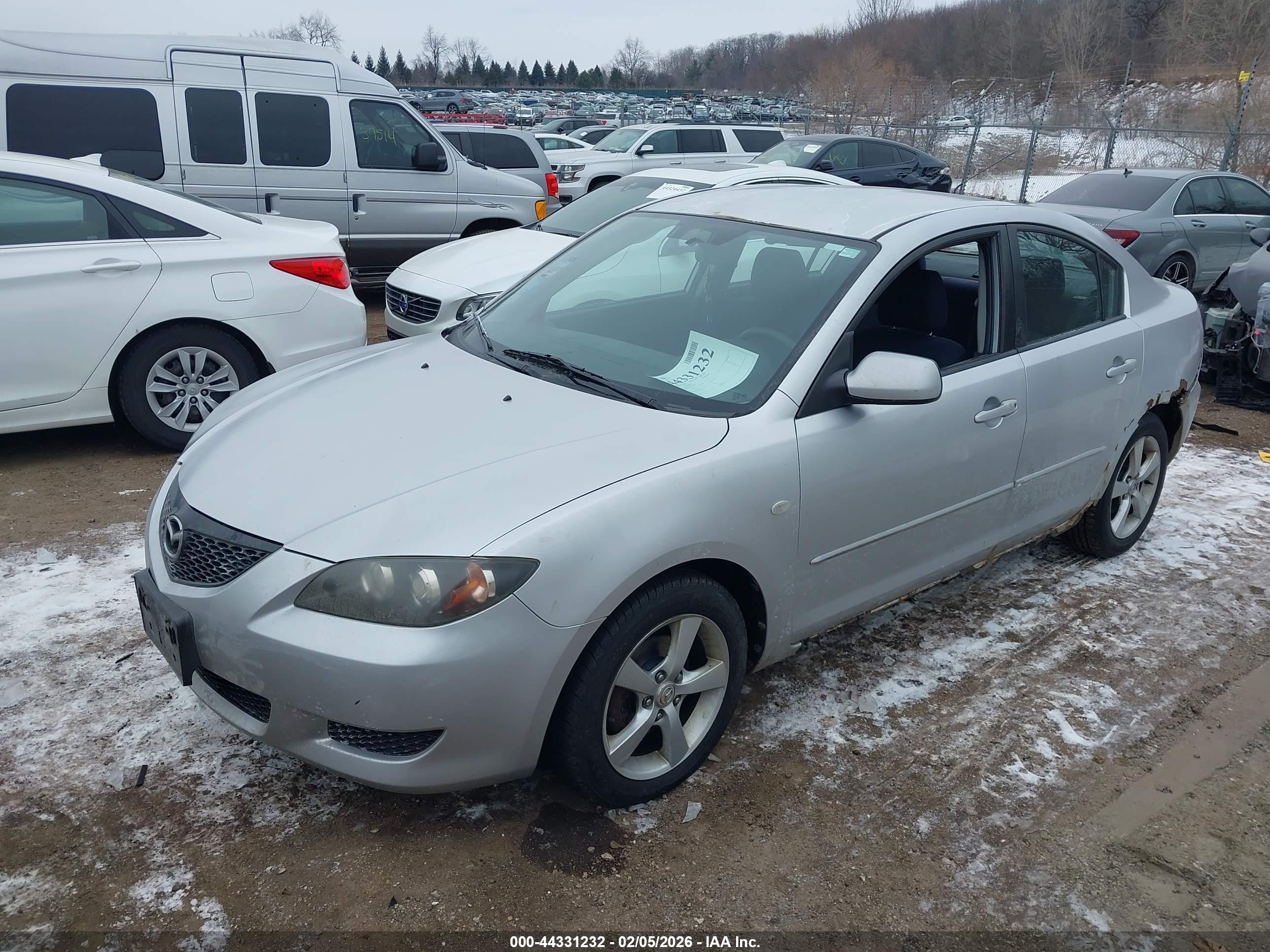 MAZDA MAZDA3 image 2
