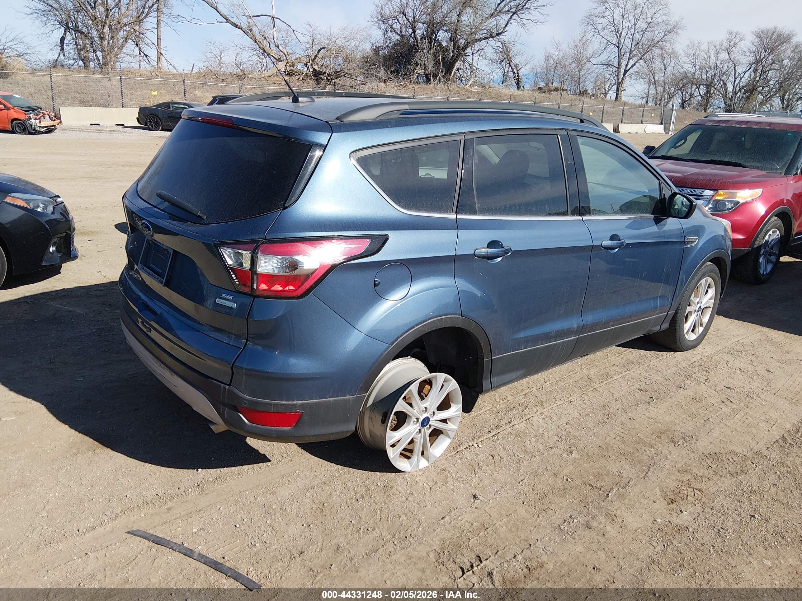 FORD ESCAPE image 4