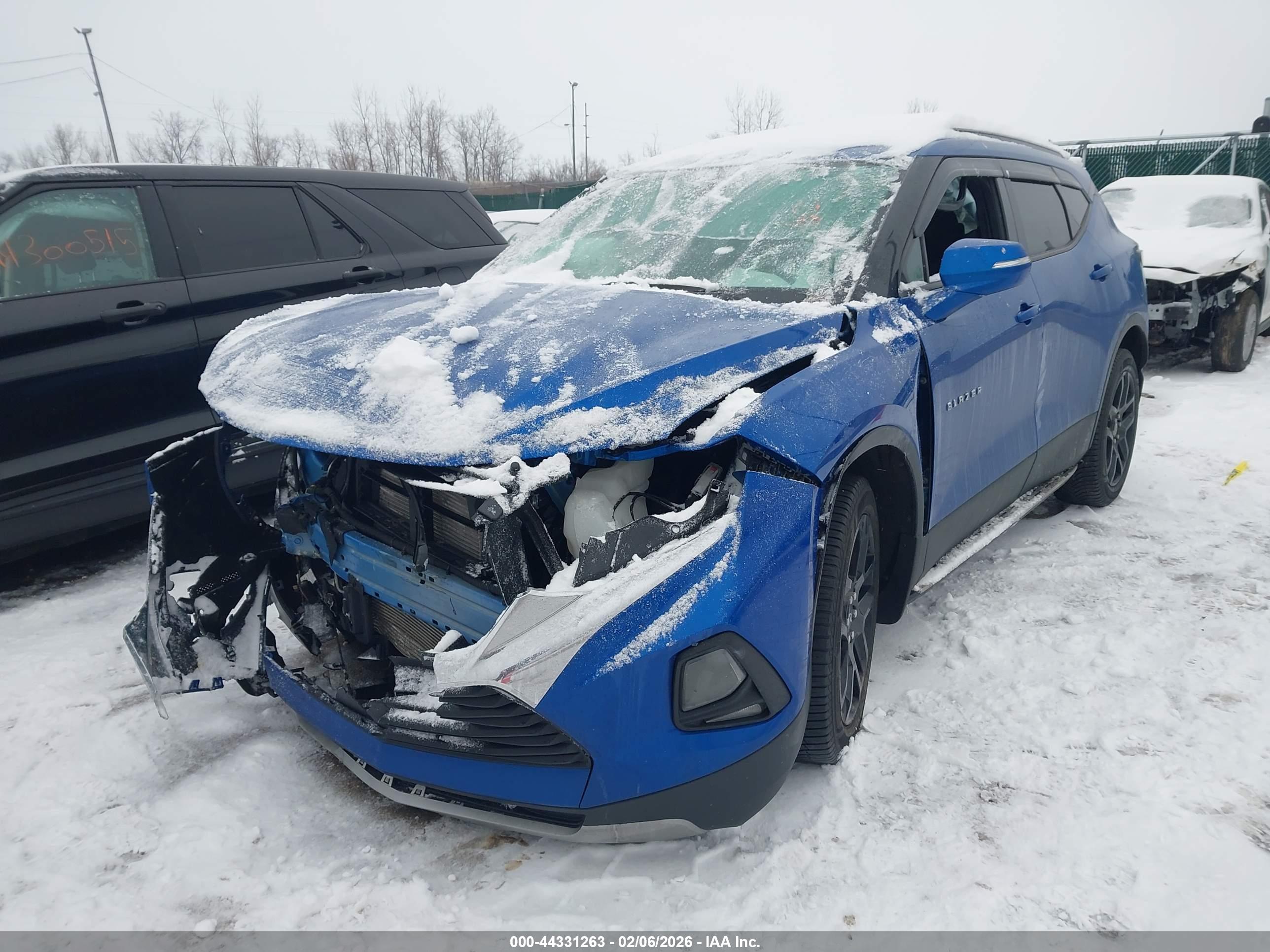 CHEVROLET BLAZER image 2
