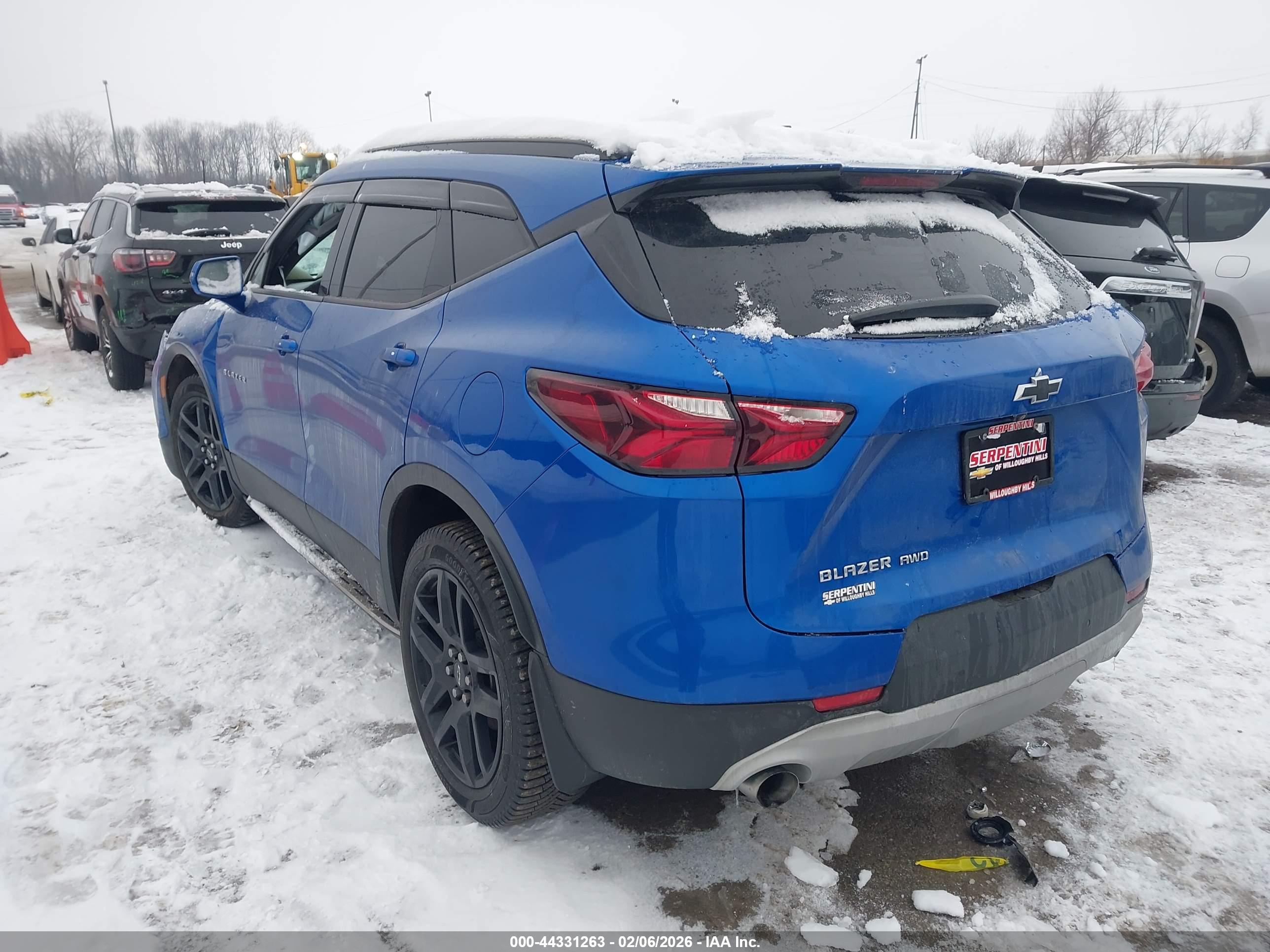 CHEVROLET BLAZER image 3