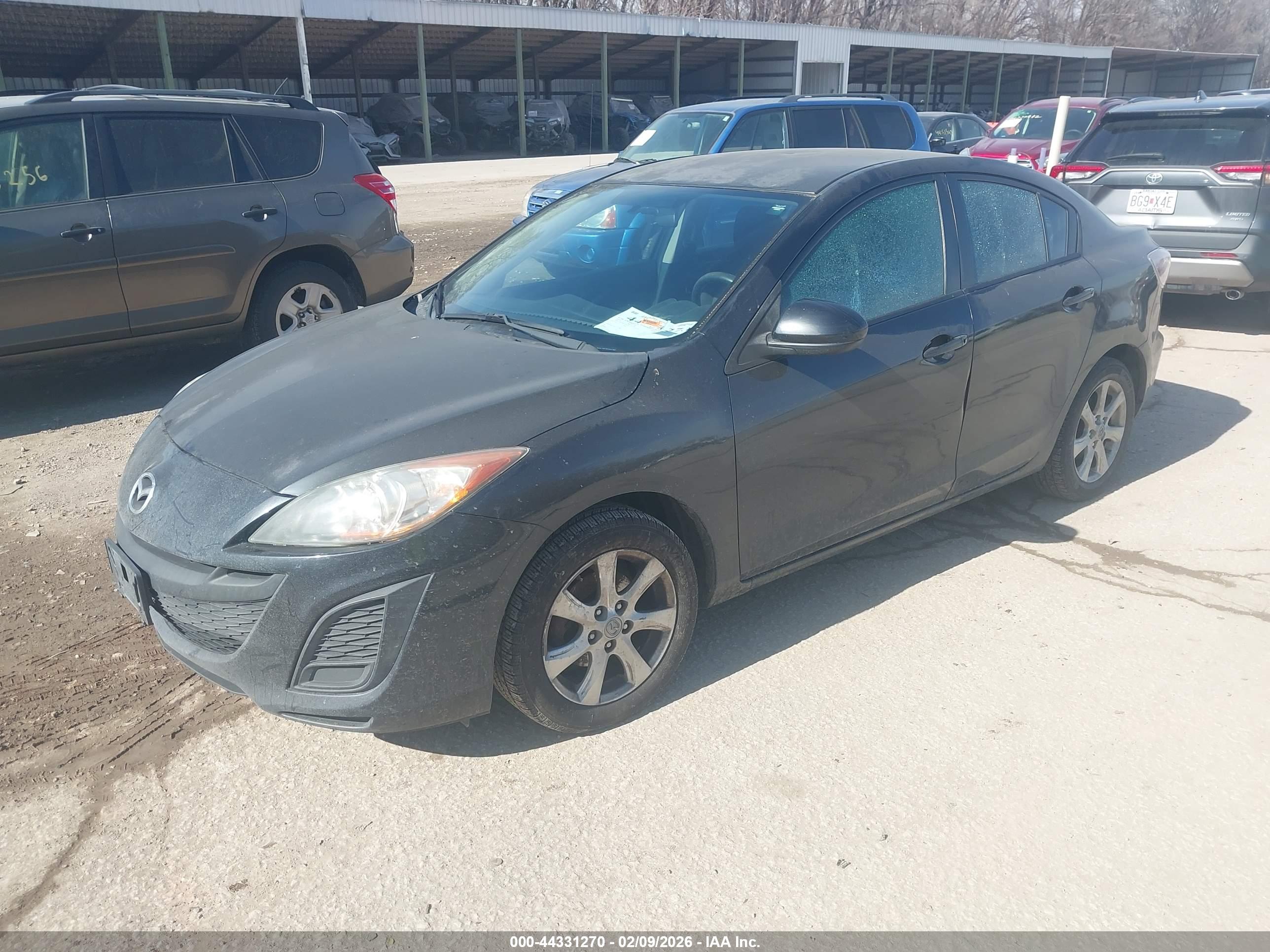 MAZDA MAZDA3 image 2