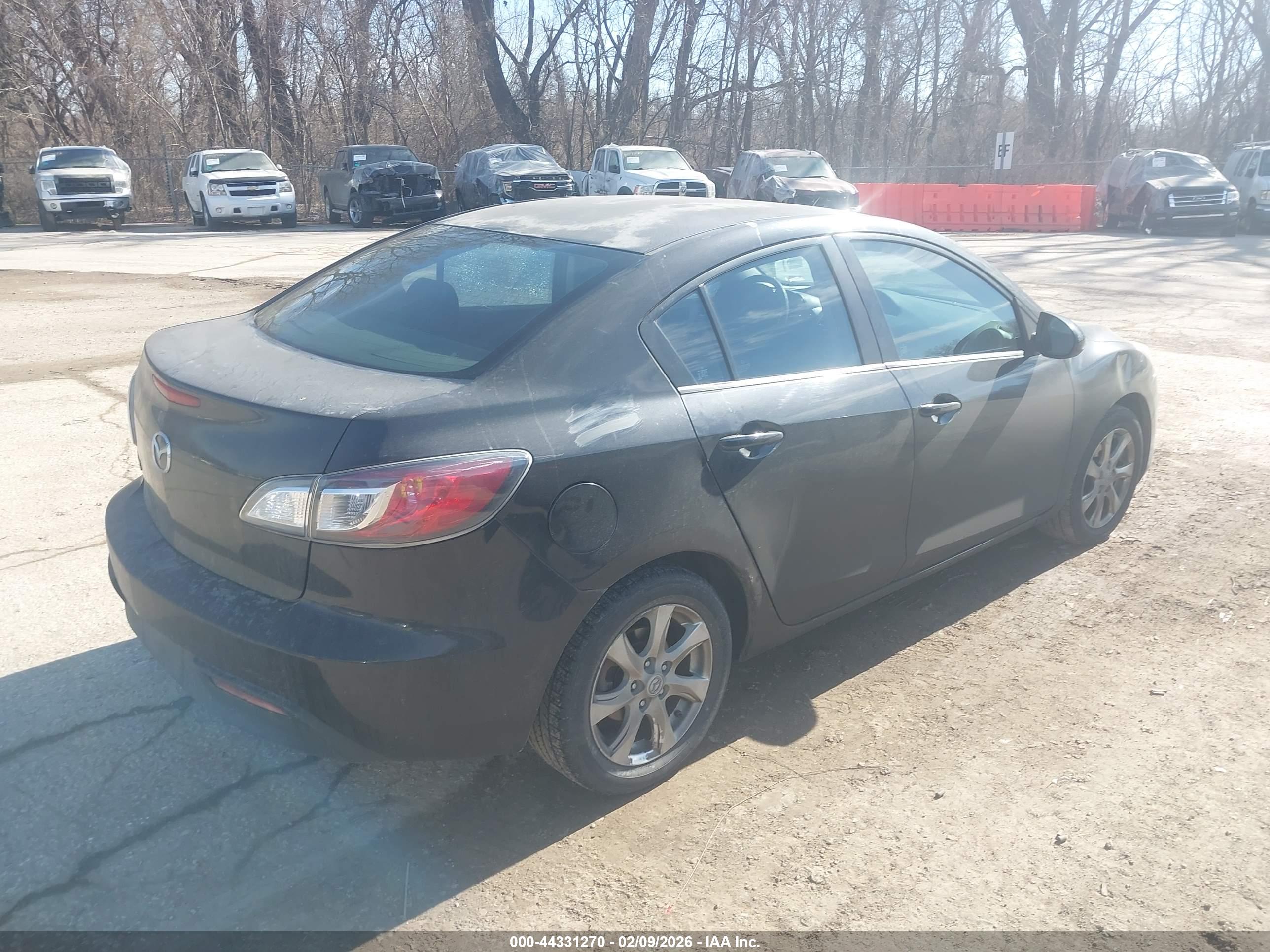 MAZDA MAZDA3 image 4