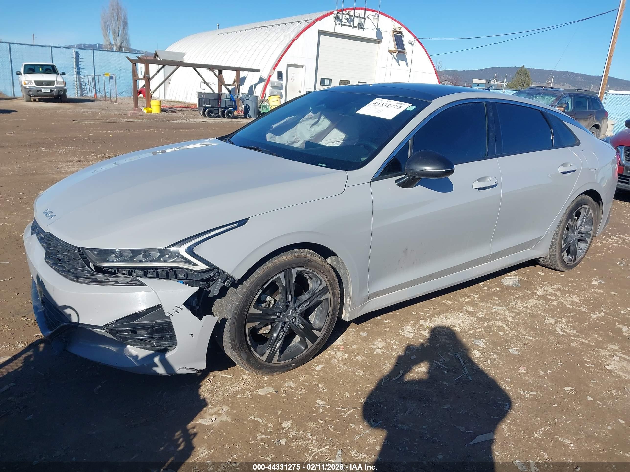 KIA K5 image 2