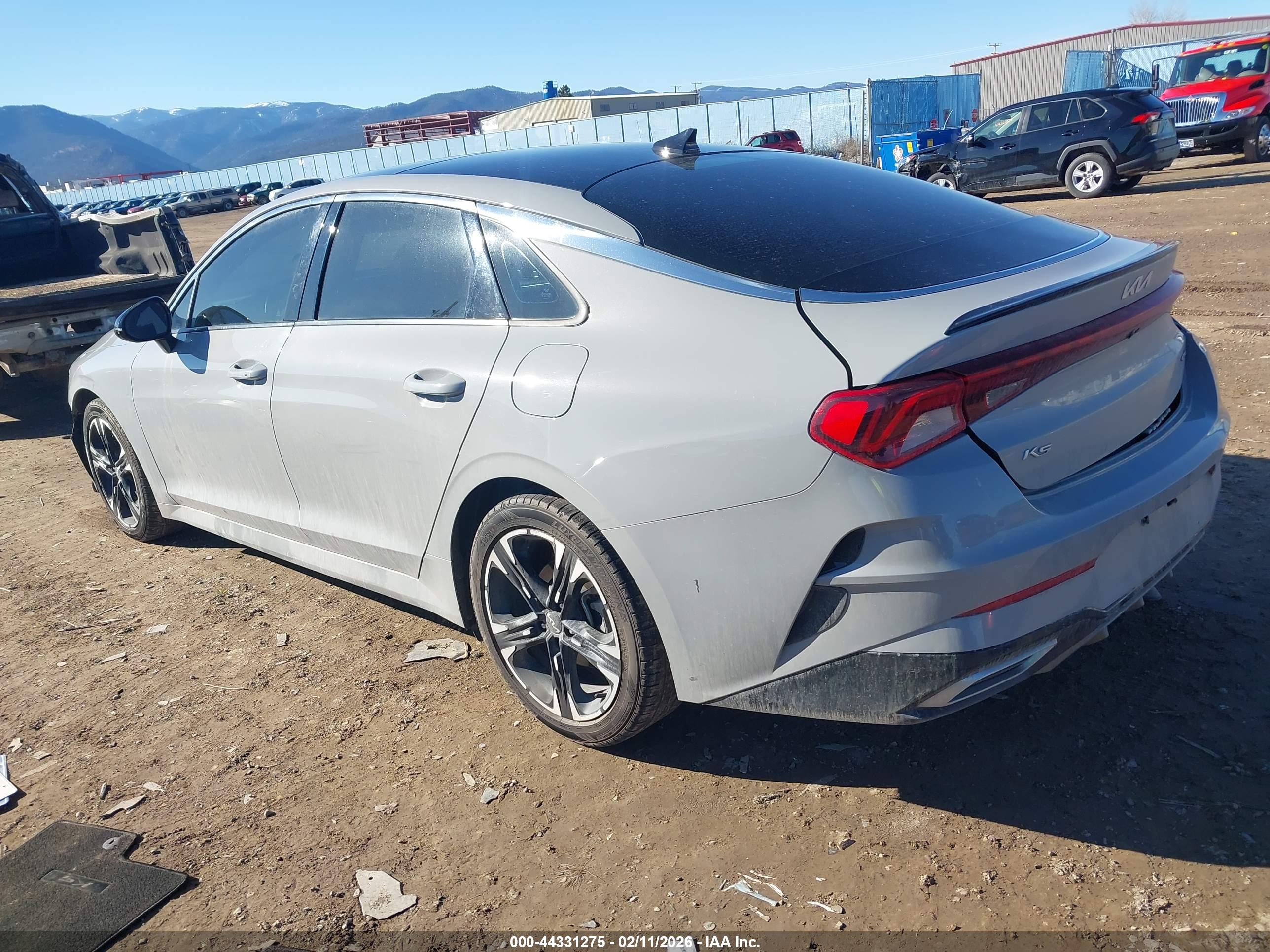 KIA K5 image 3