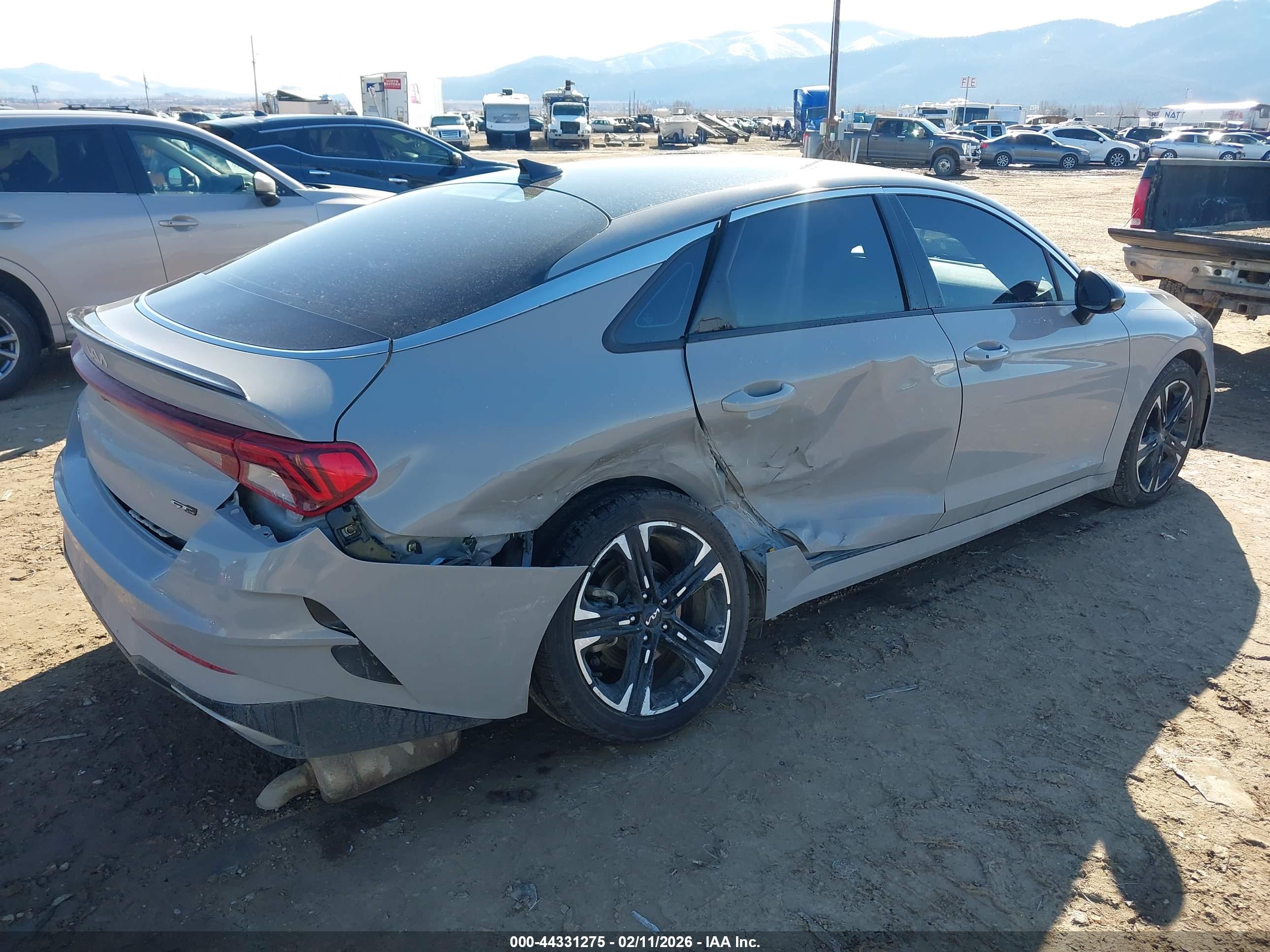KIA K5 image 4