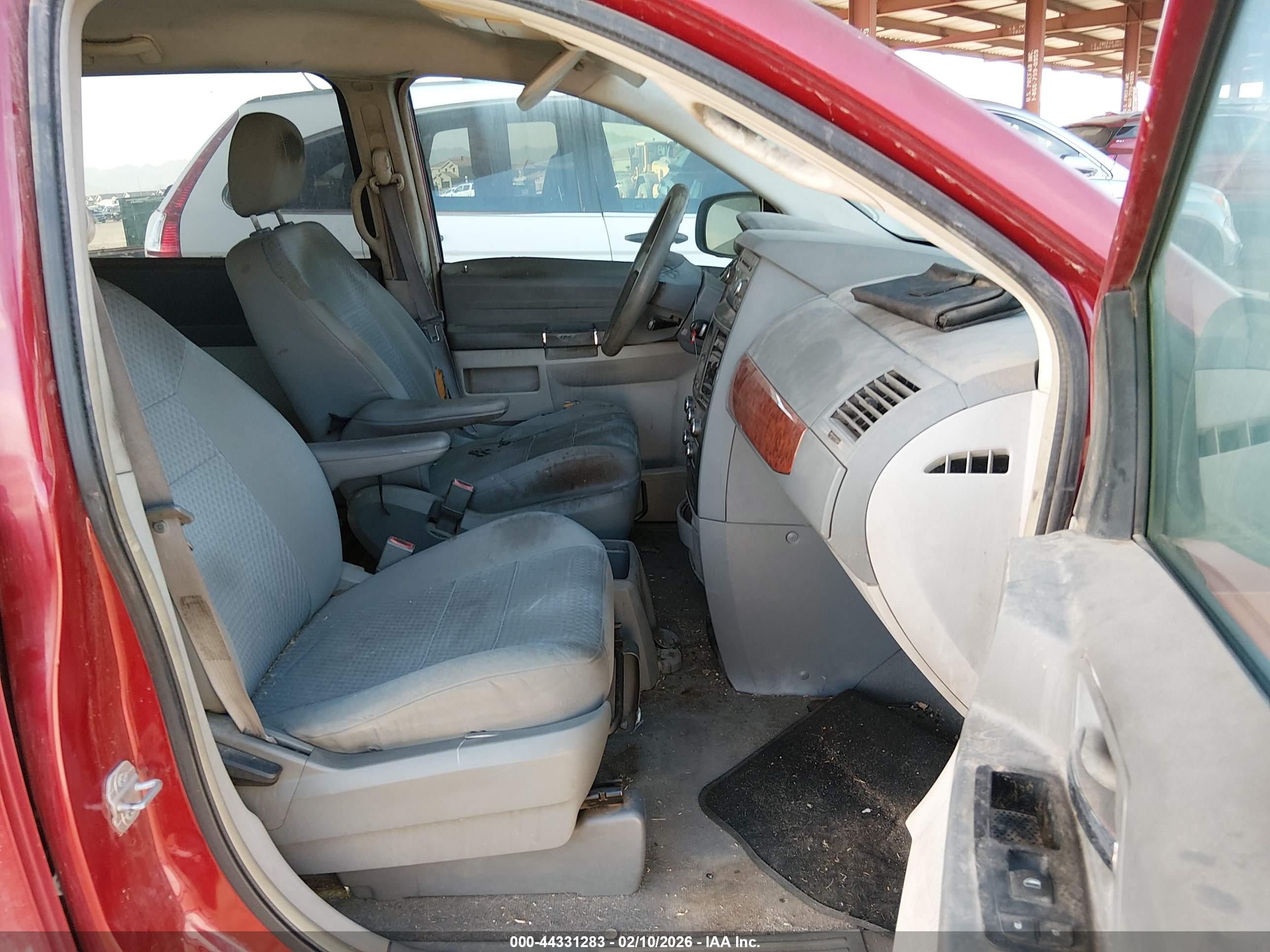 CHRYSLER TOWN image 5