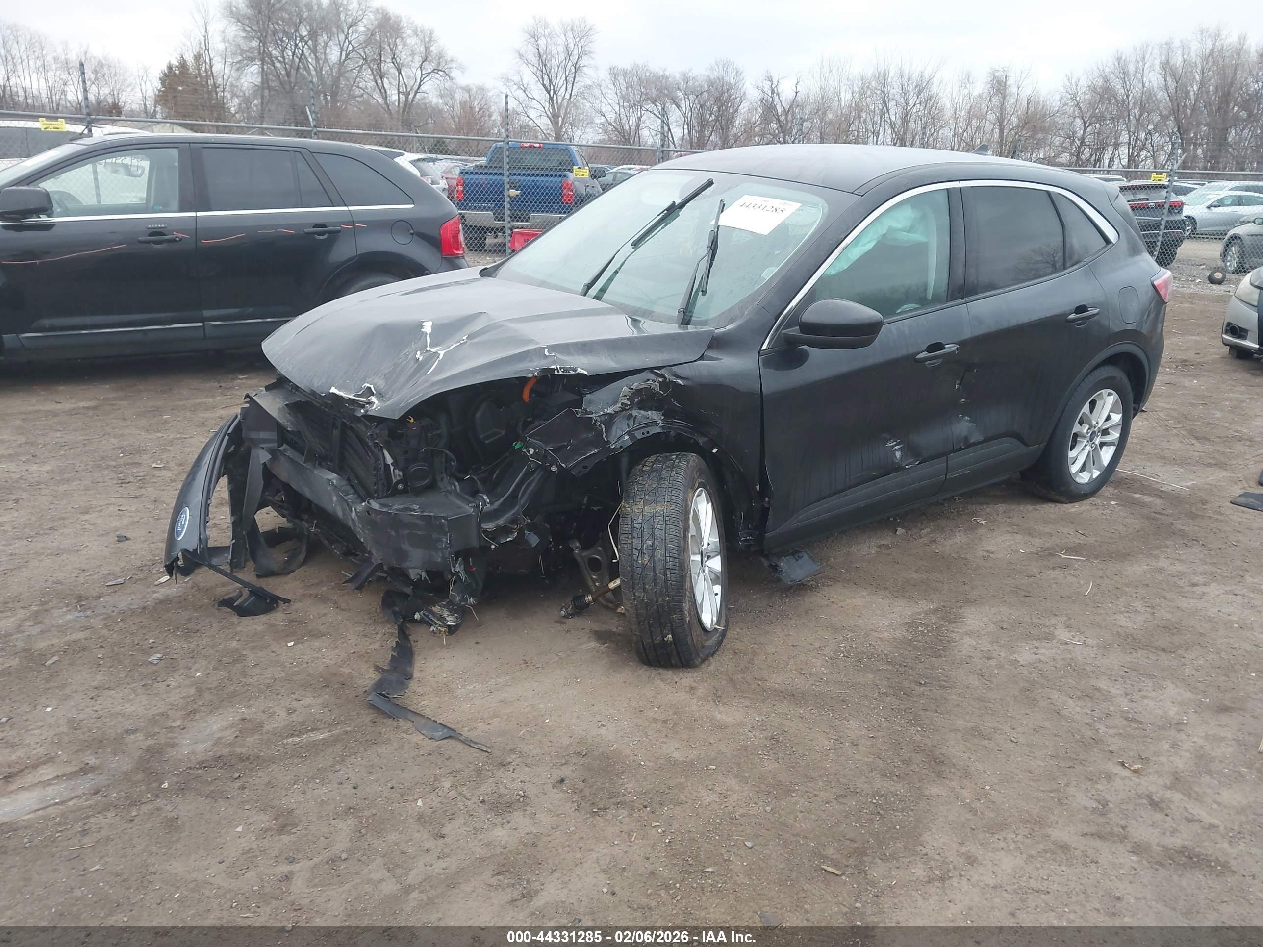 FORD ESCAPE image 2