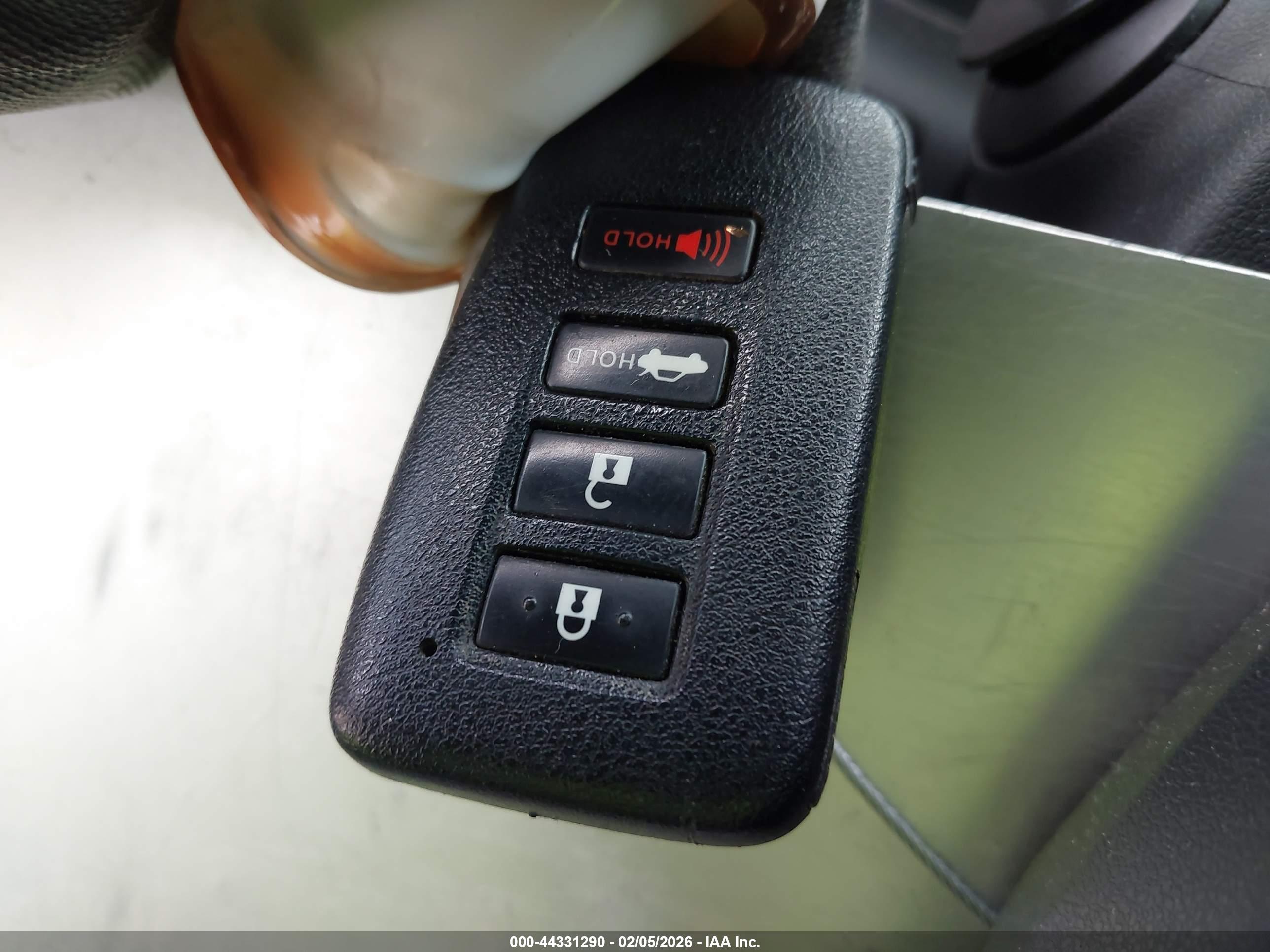 LEXUS ES image 11