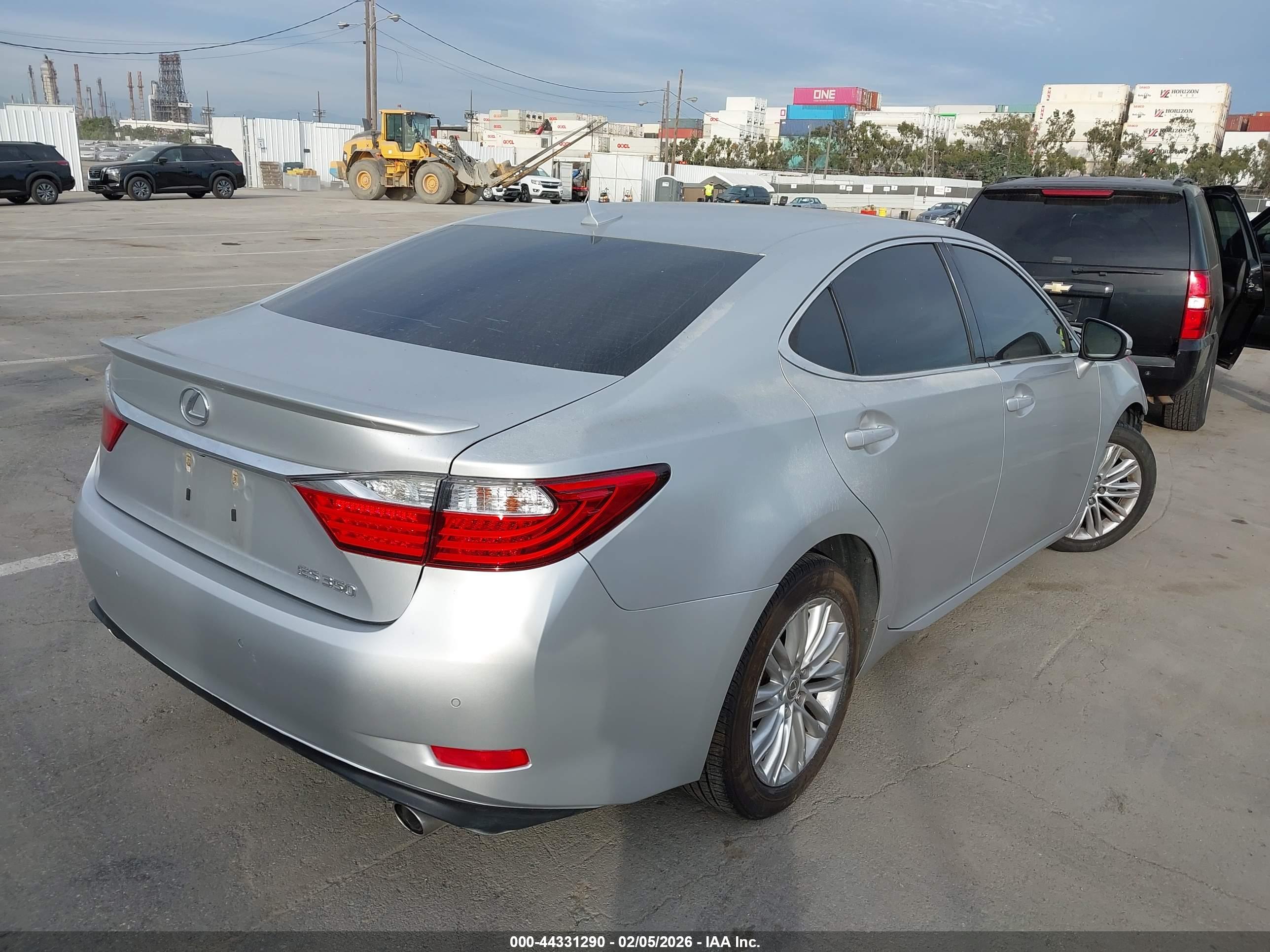 LEXUS ES image 4