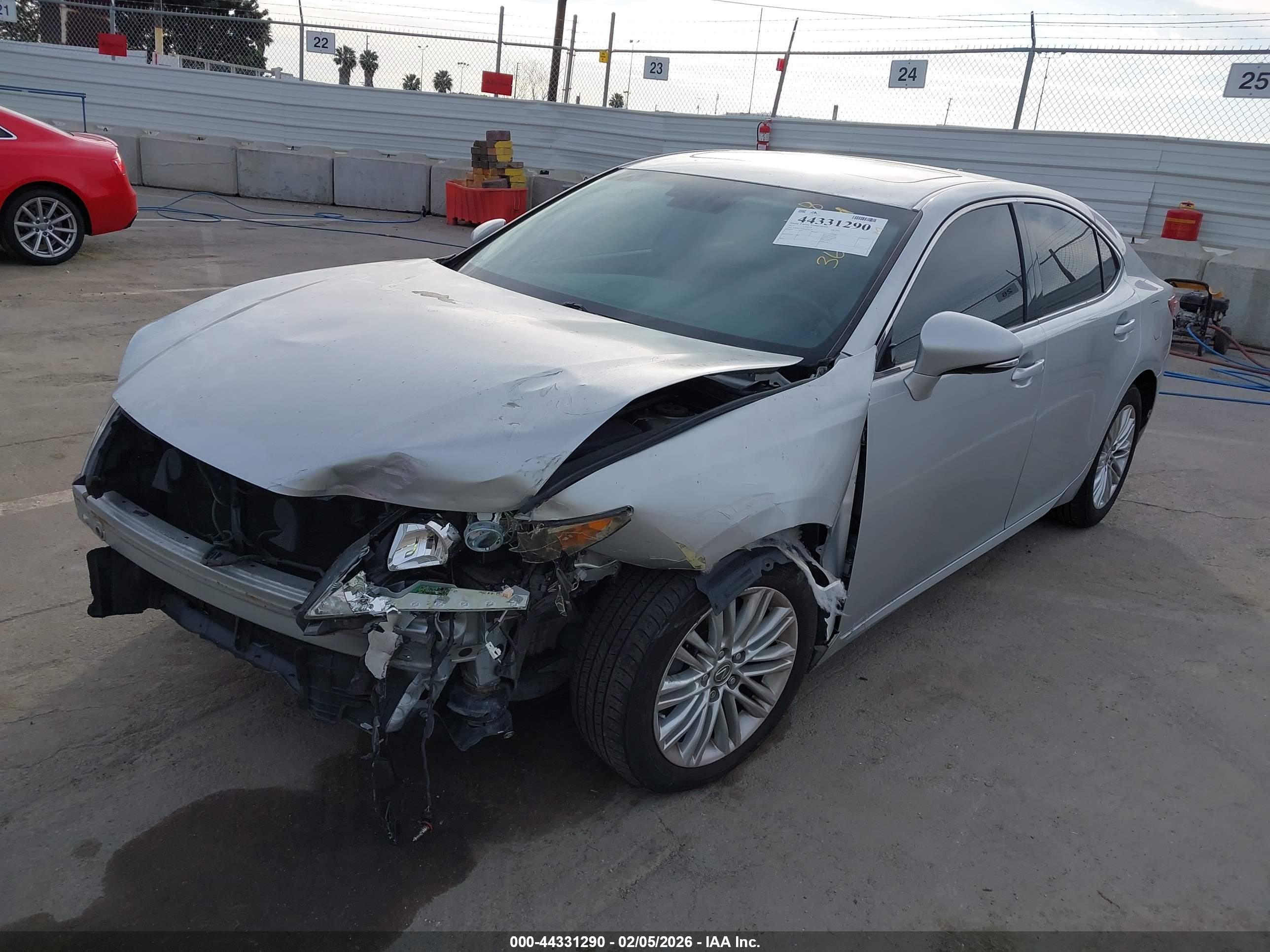 LEXUS ES image 6