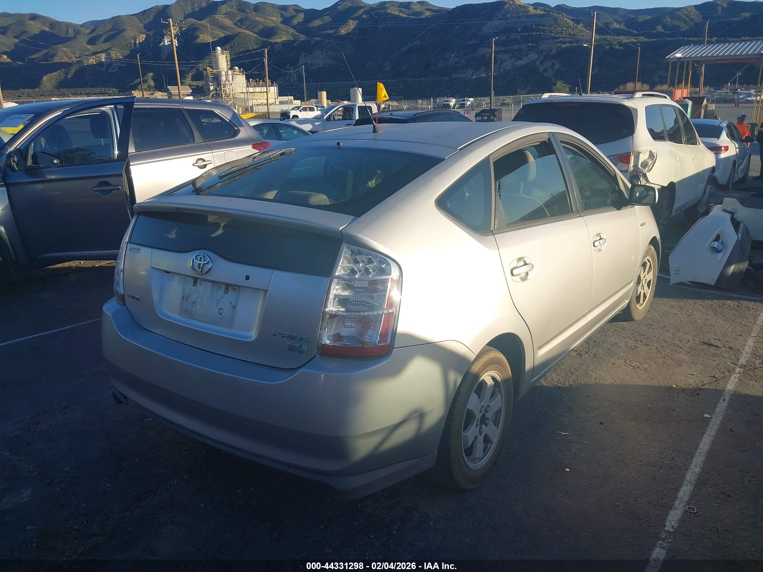 TOYOTA PRIUS image 4