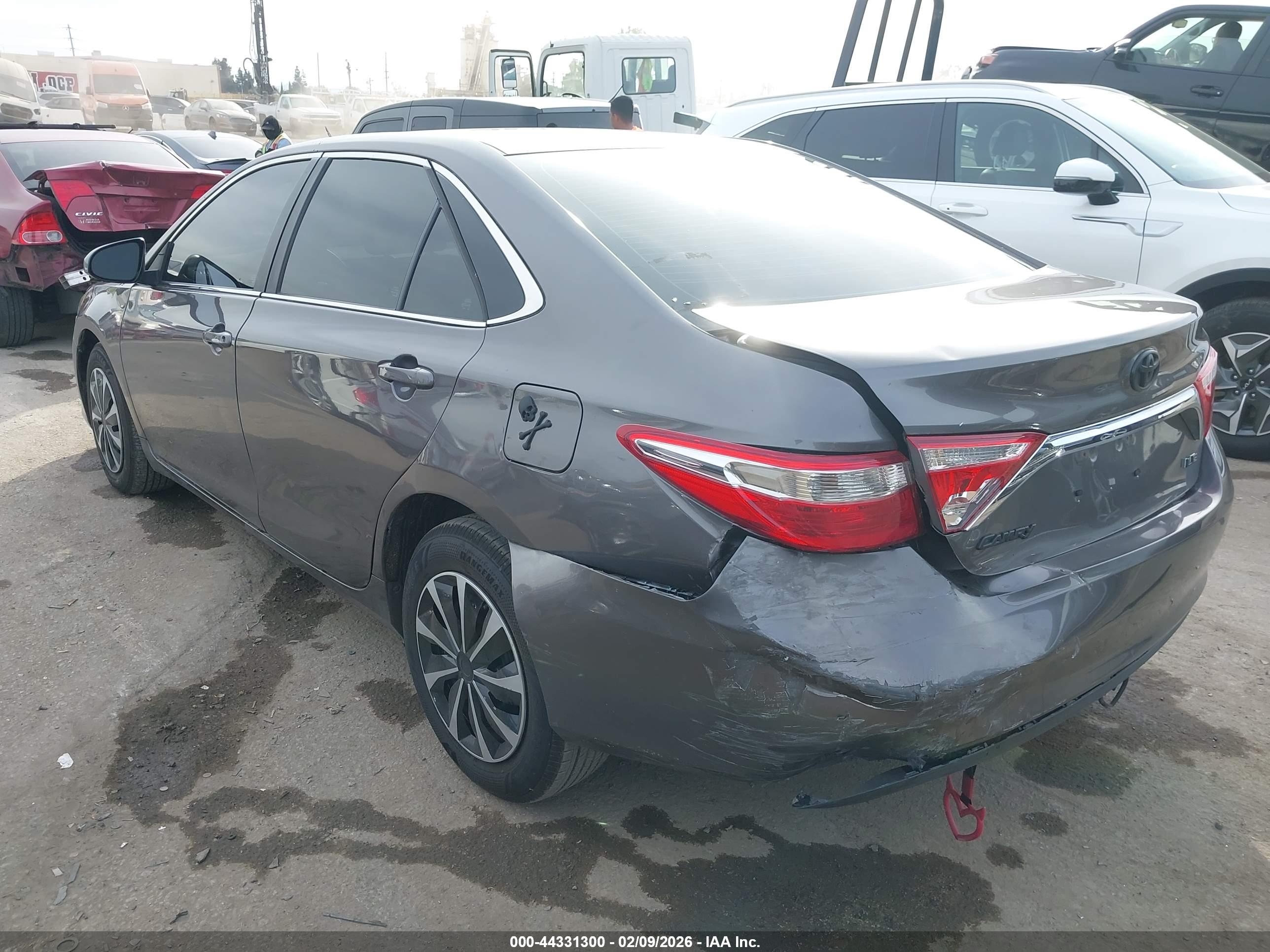 TOYOTA CAMRY image 3