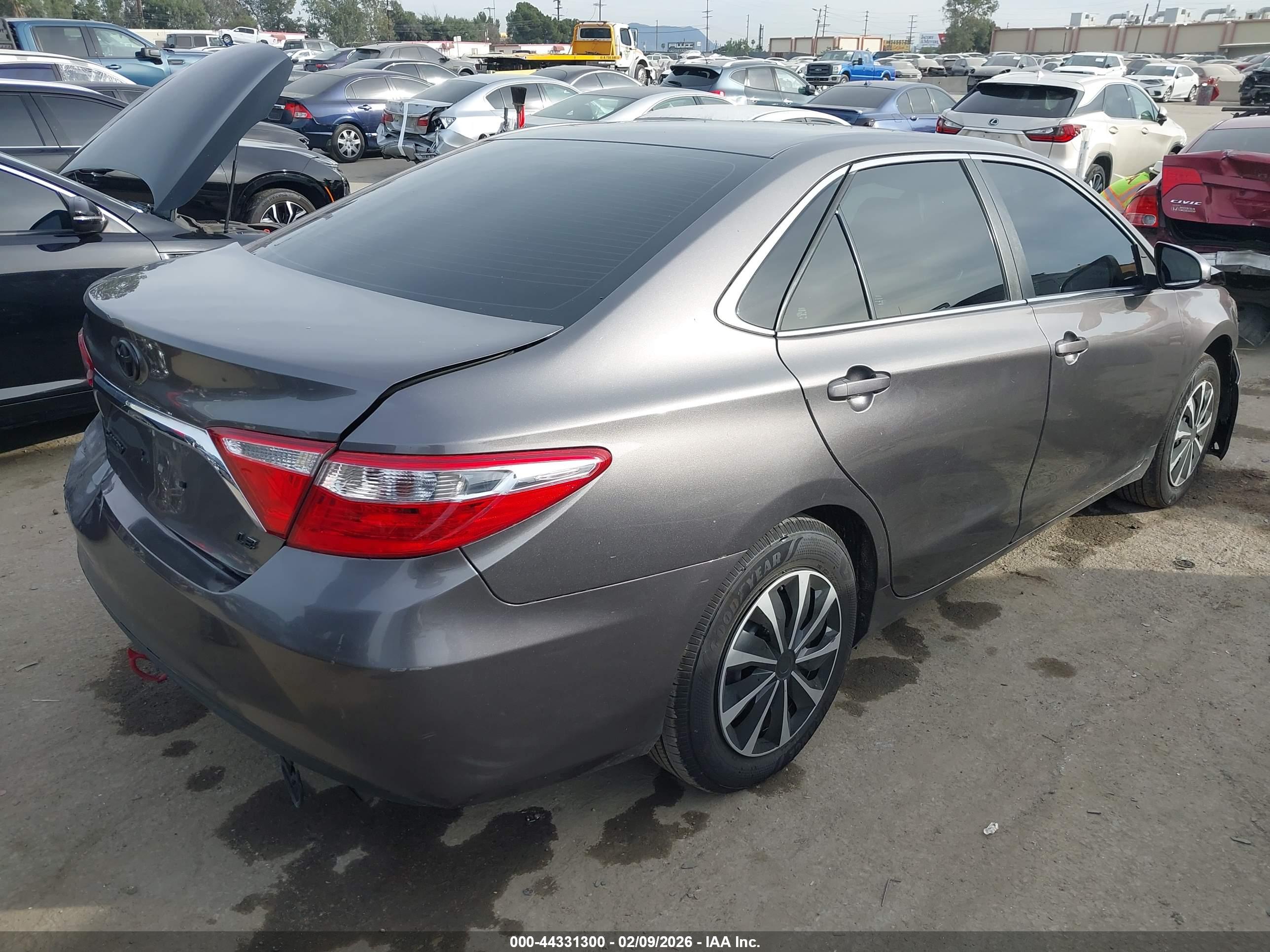 TOYOTA CAMRY image 4