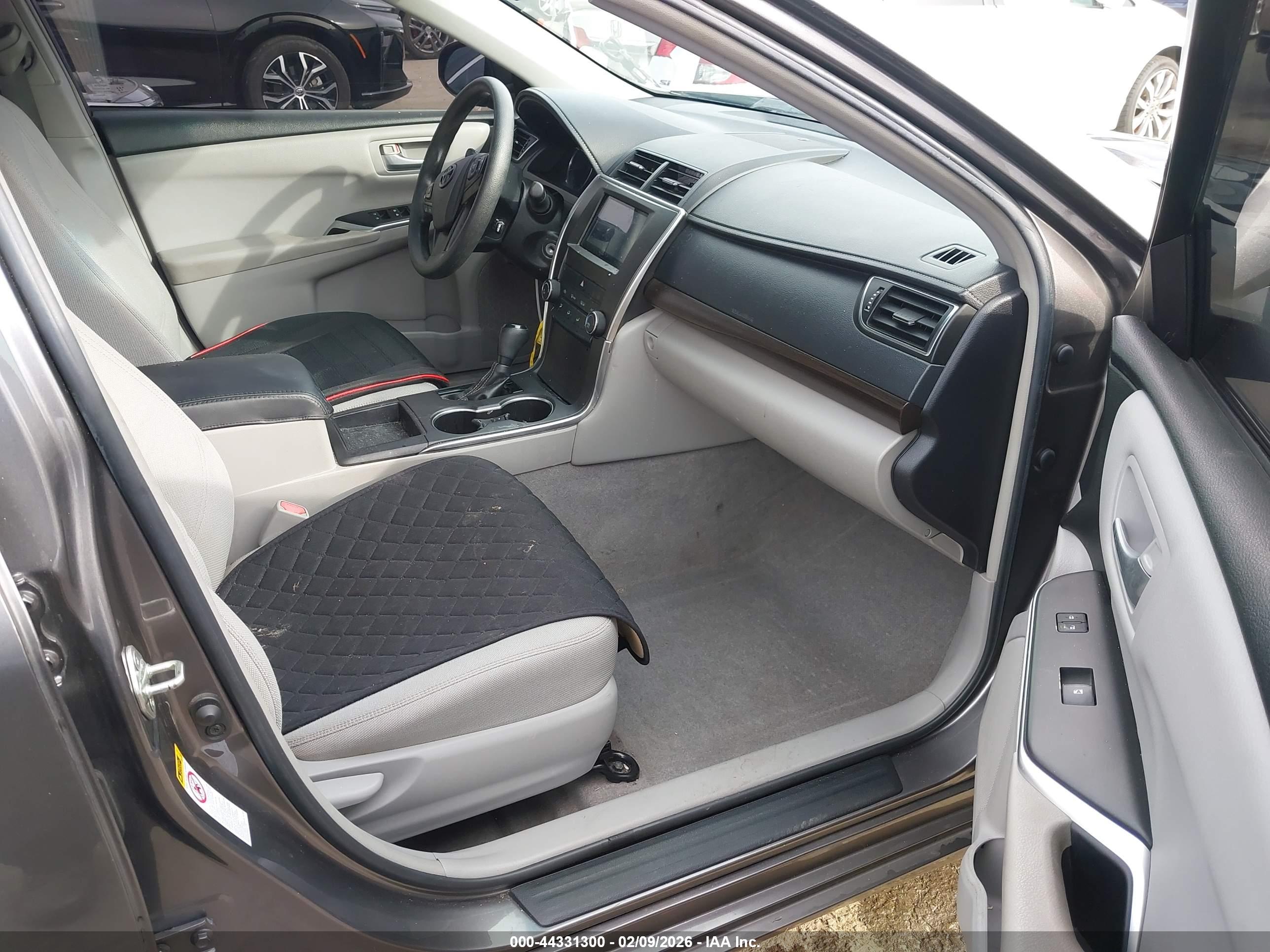 TOYOTA CAMRY image 5