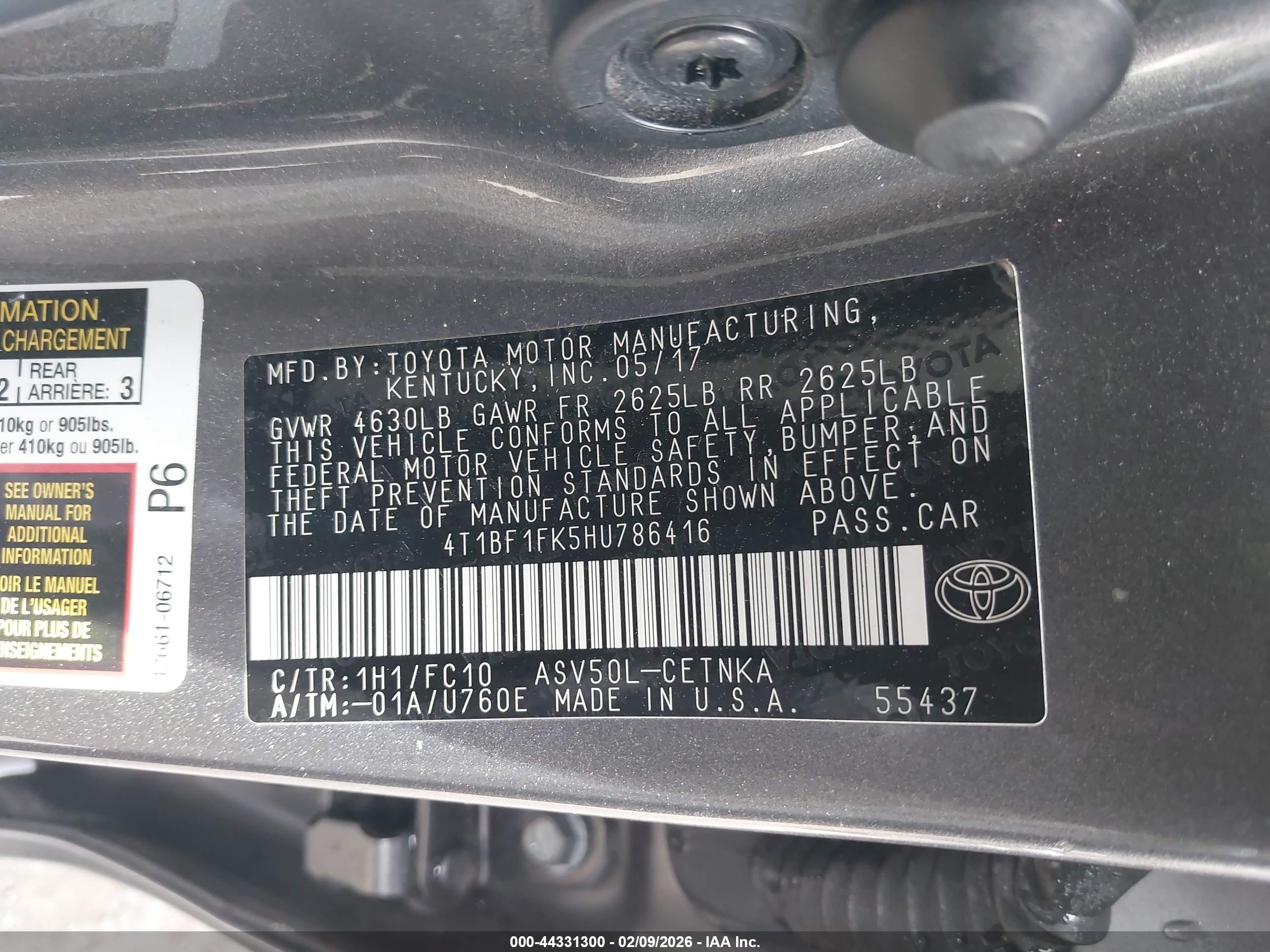 TOYOTA CAMRY image 9