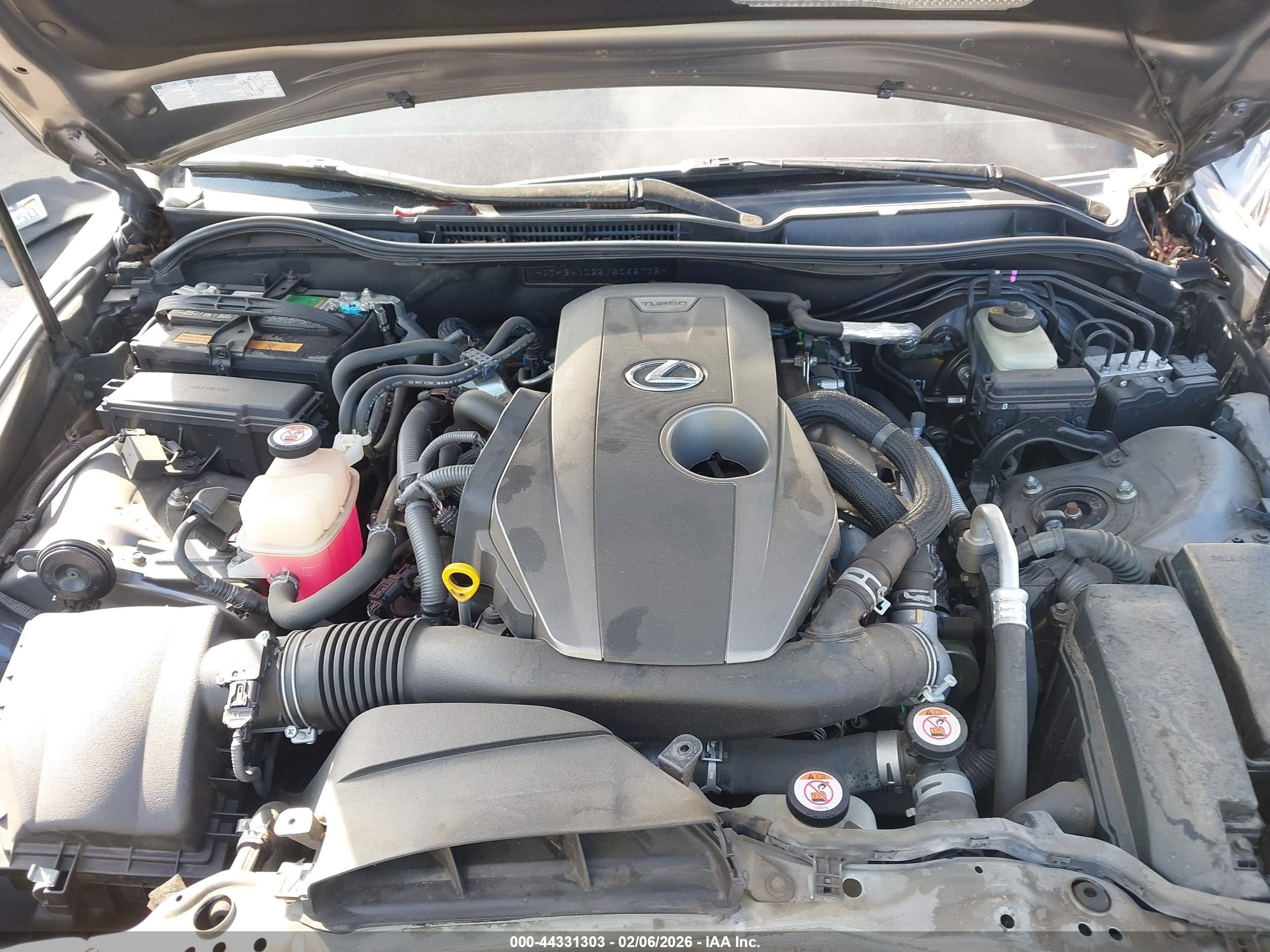 LEXUS IS image 10