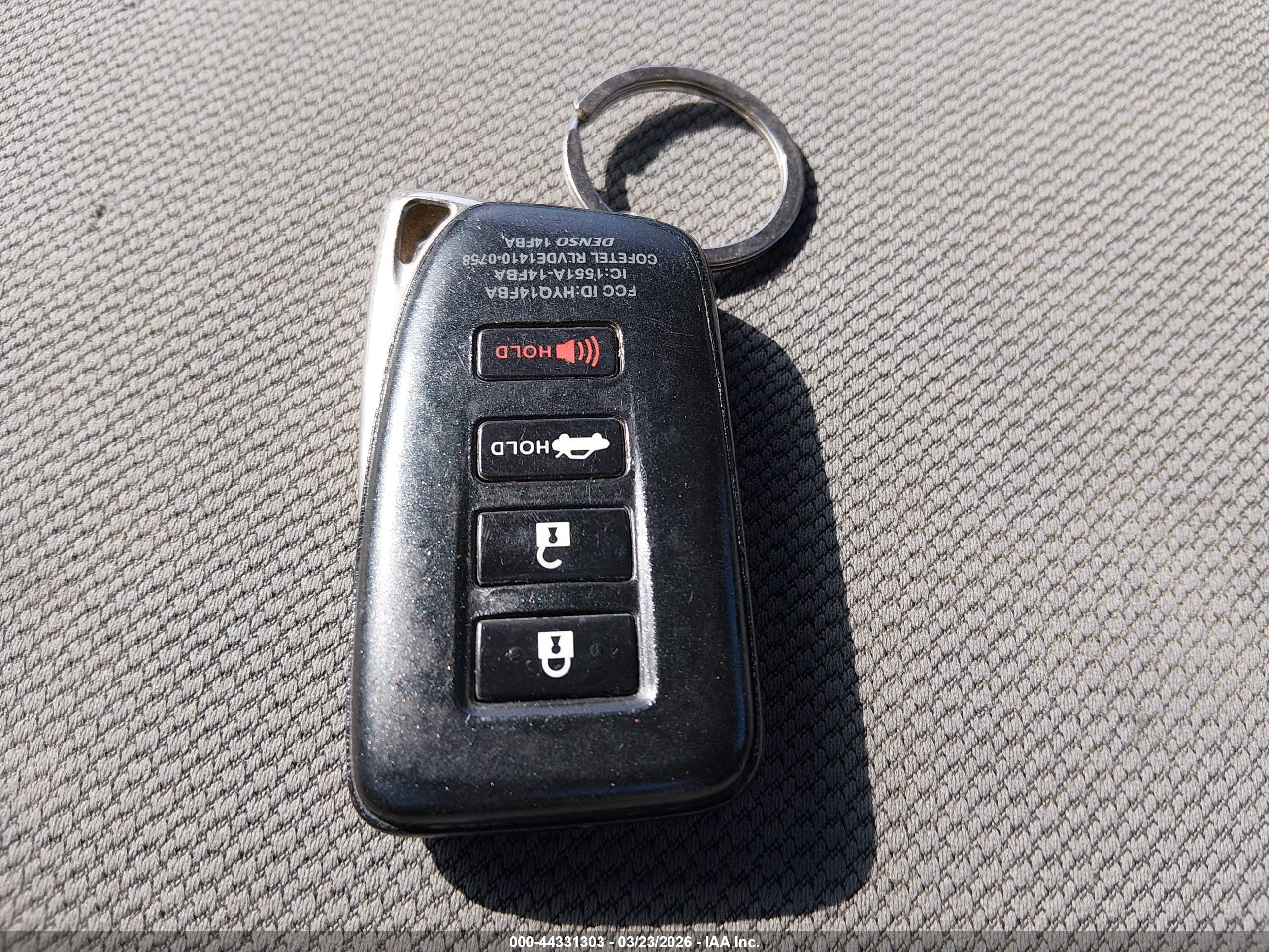 LEXUS IS image 11