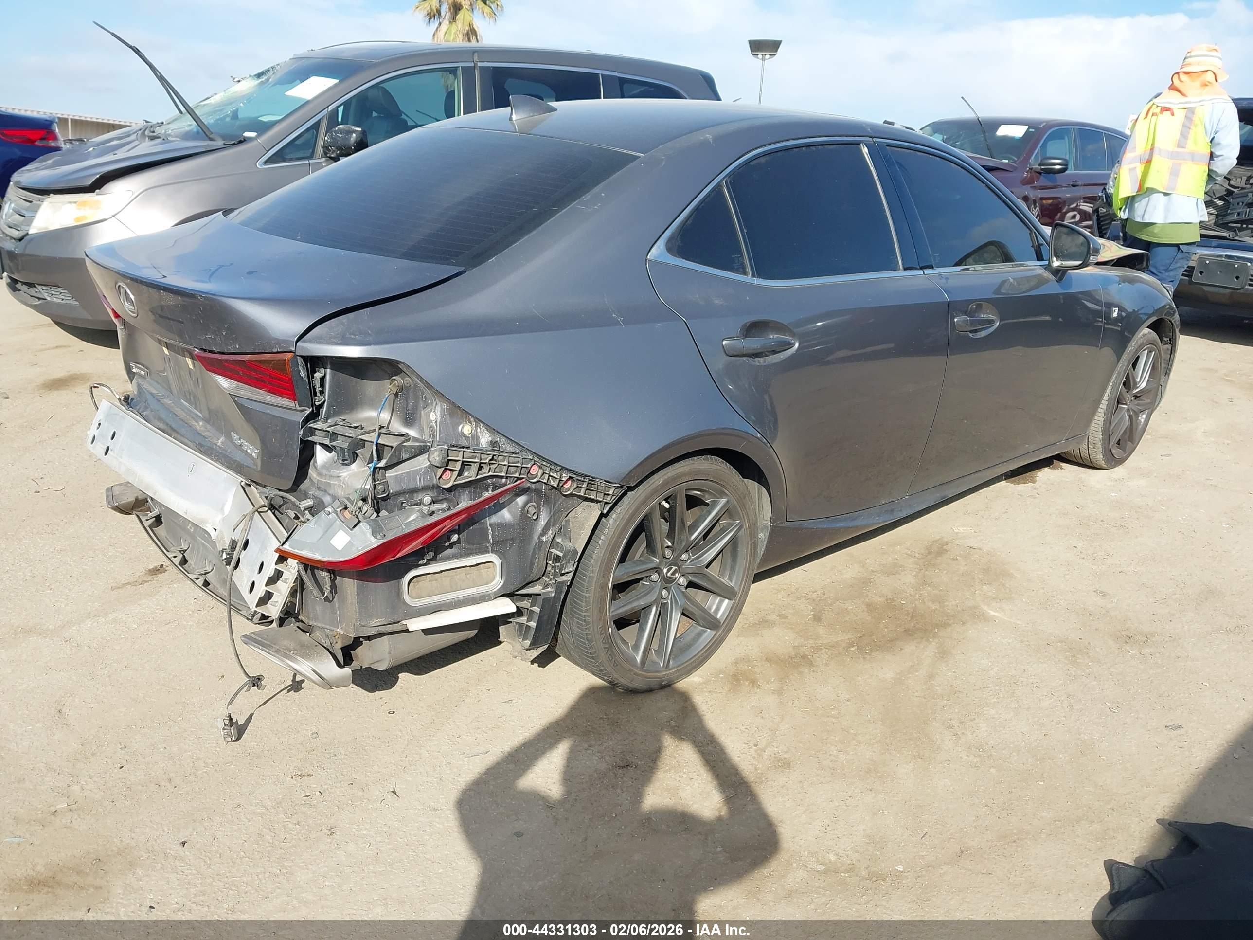 LEXUS IS image 4