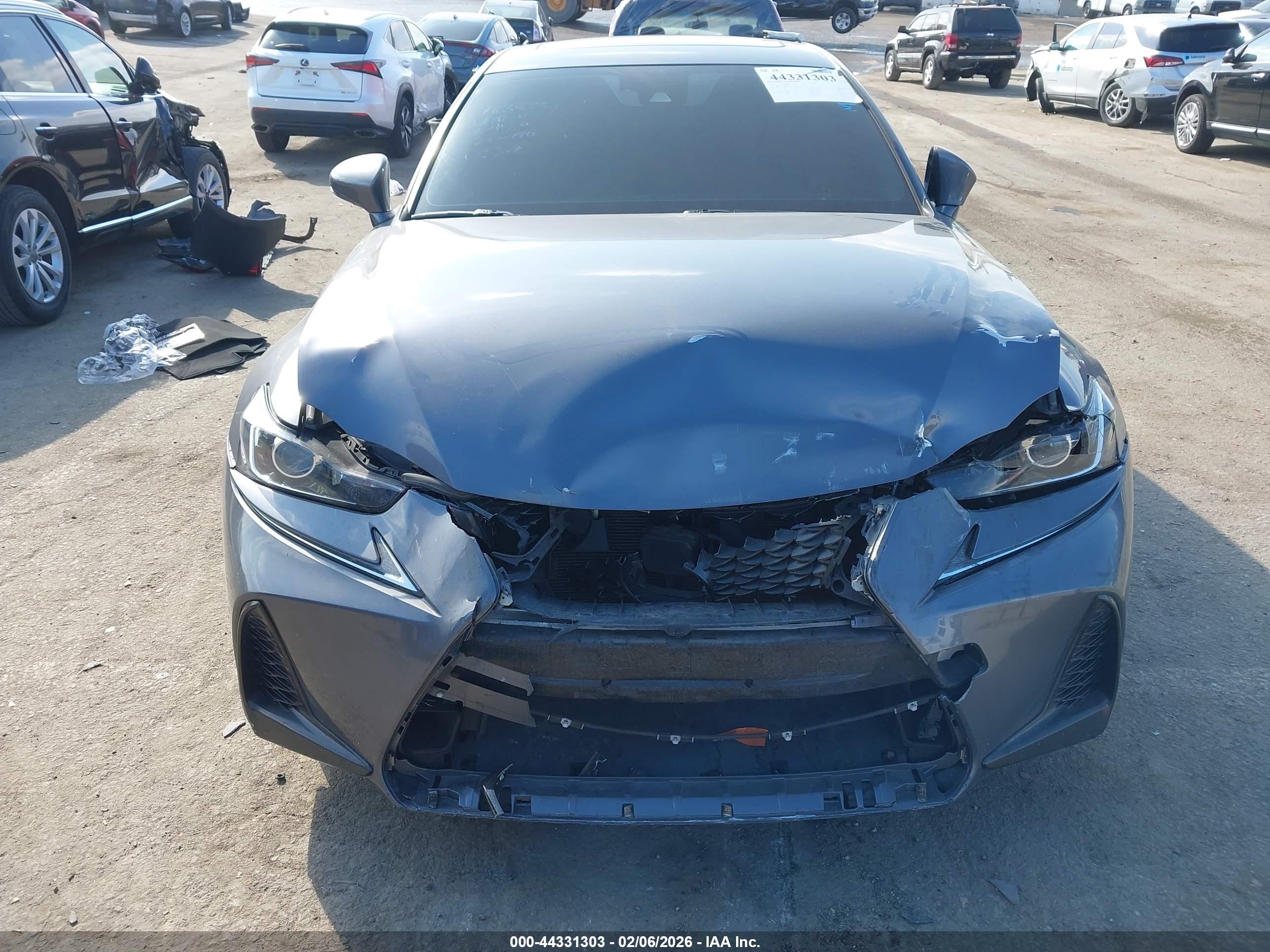 LEXUS IS image 6