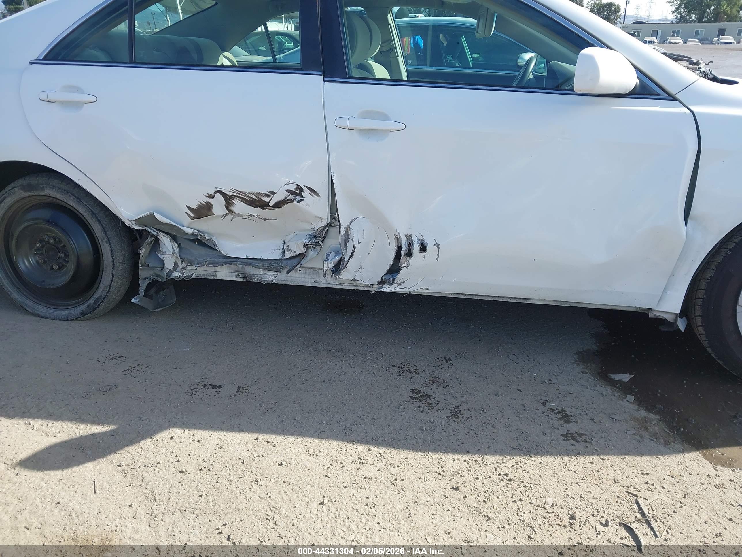TOYOTA CAMRY image 6
