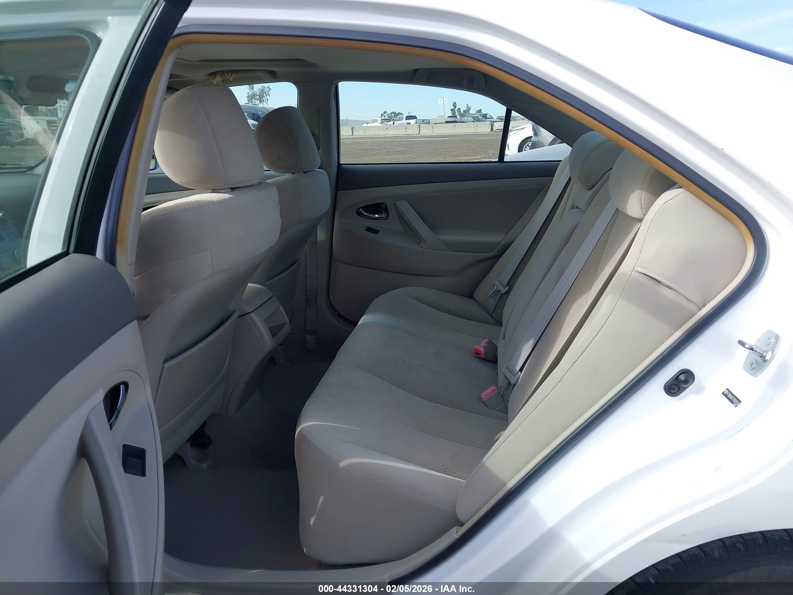 TOYOTA CAMRY image 8