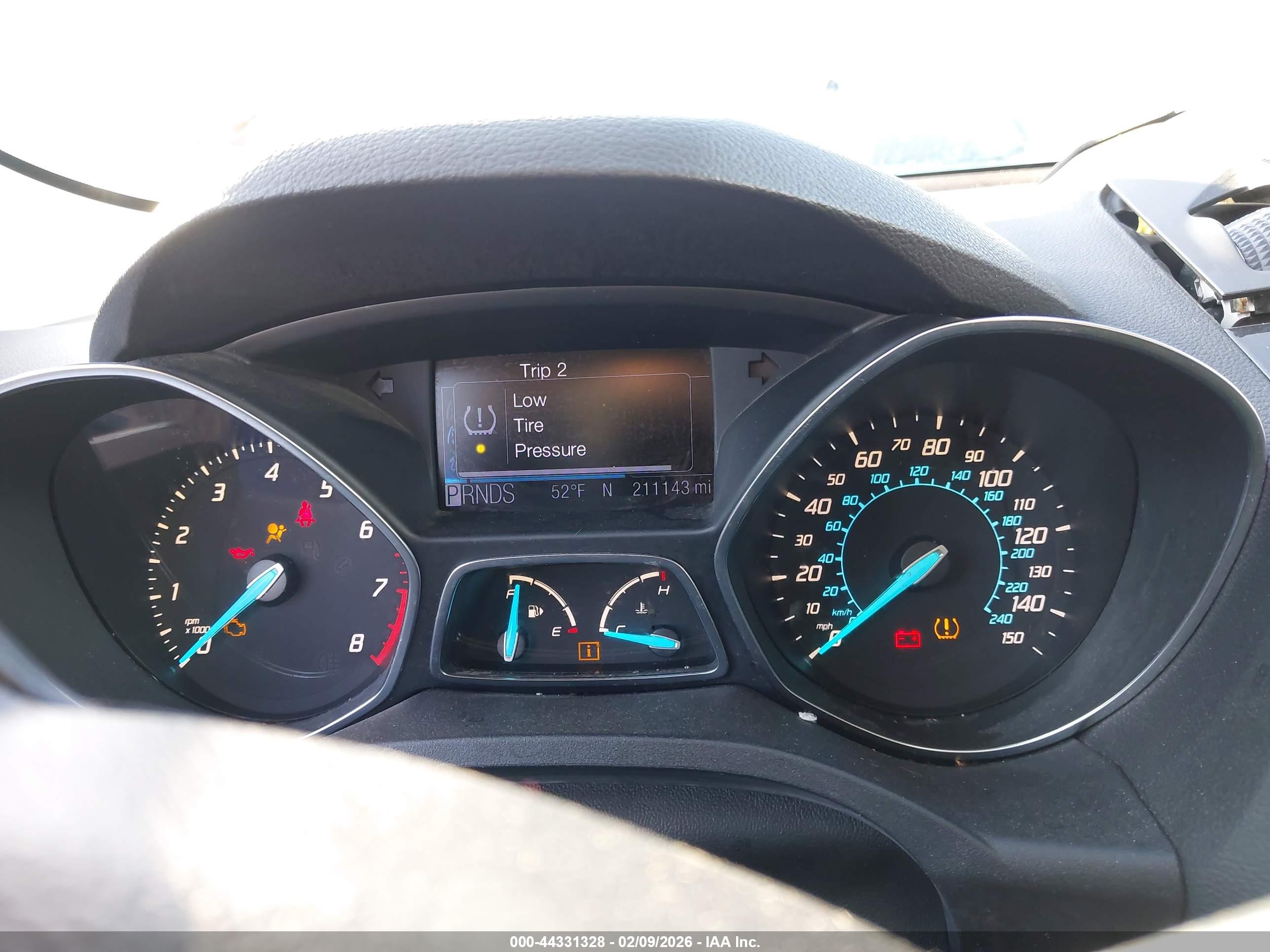 FORD ESCAPE image 7