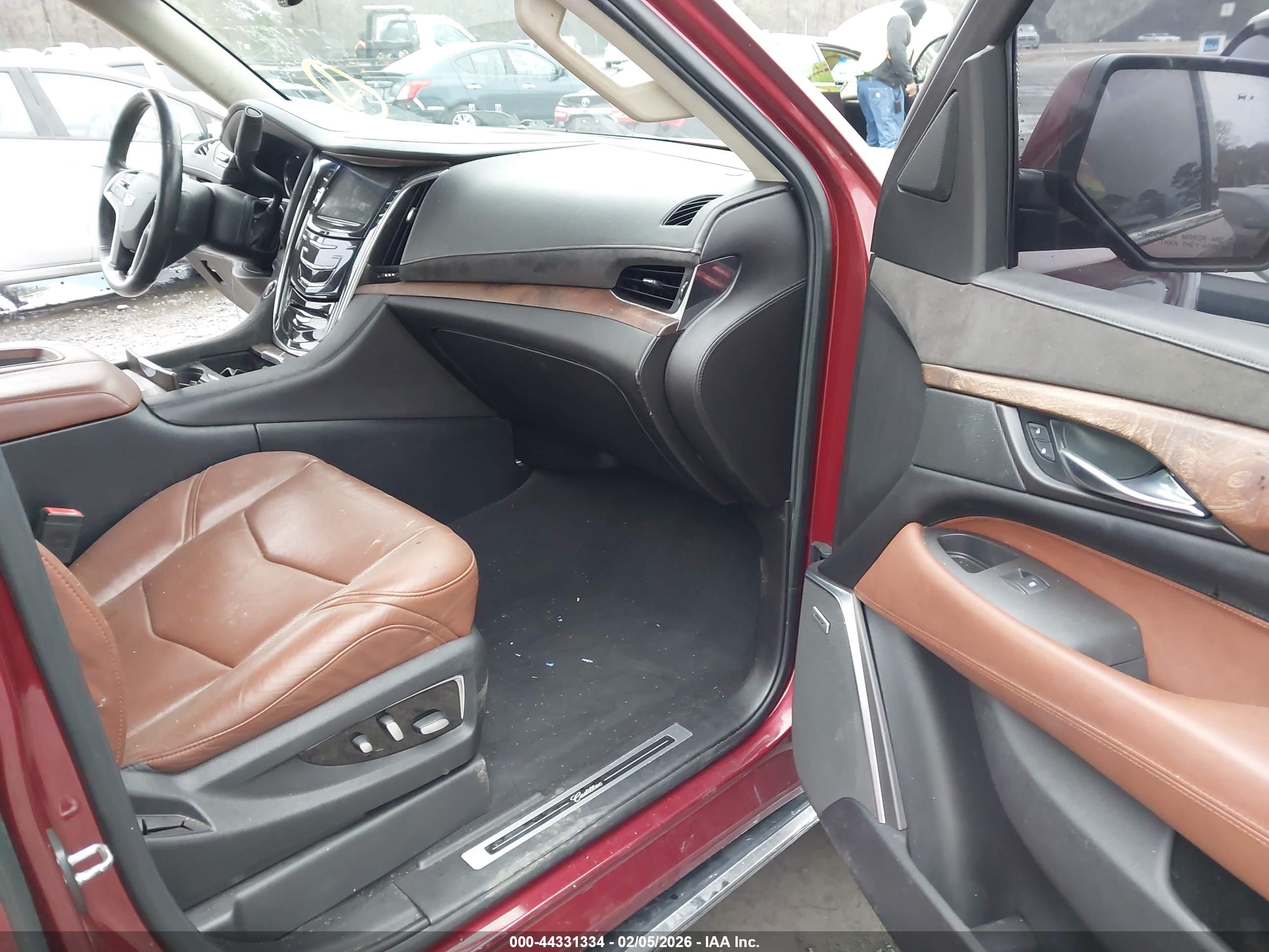 CADILLAC ESCALADE image 5
