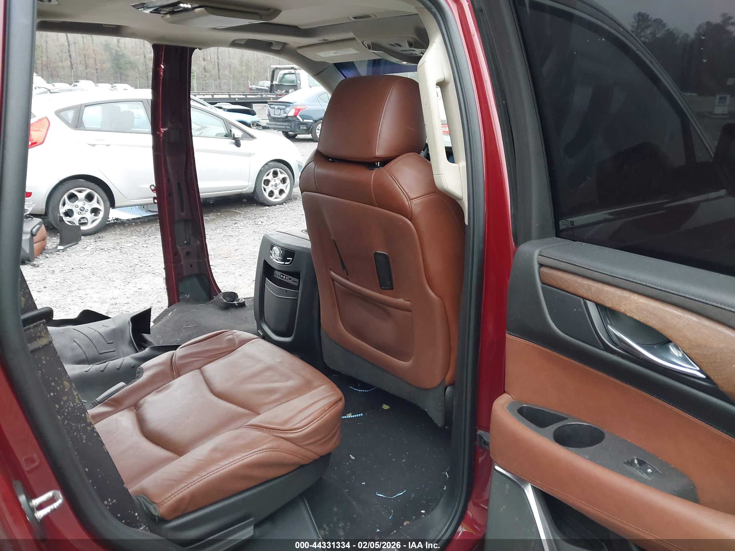 CADILLAC ESCALADE image 8