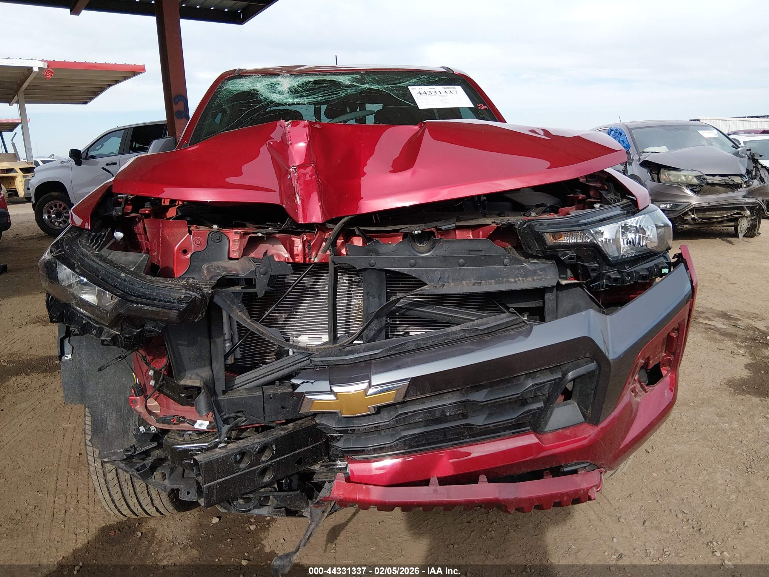 CHEVROLET COLORADO image 6