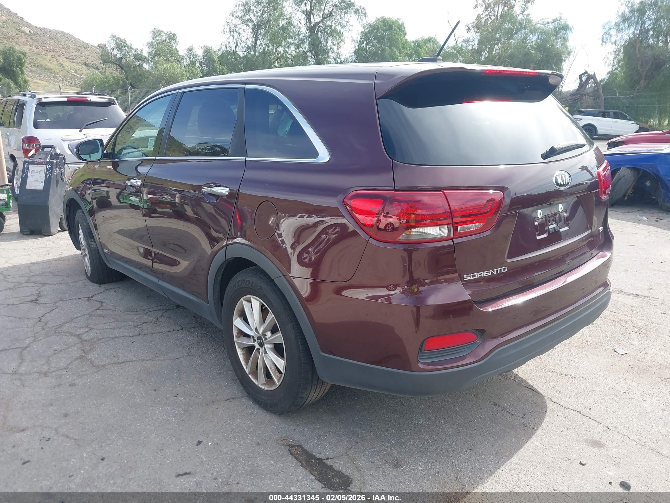 KIA SORENTO image 3