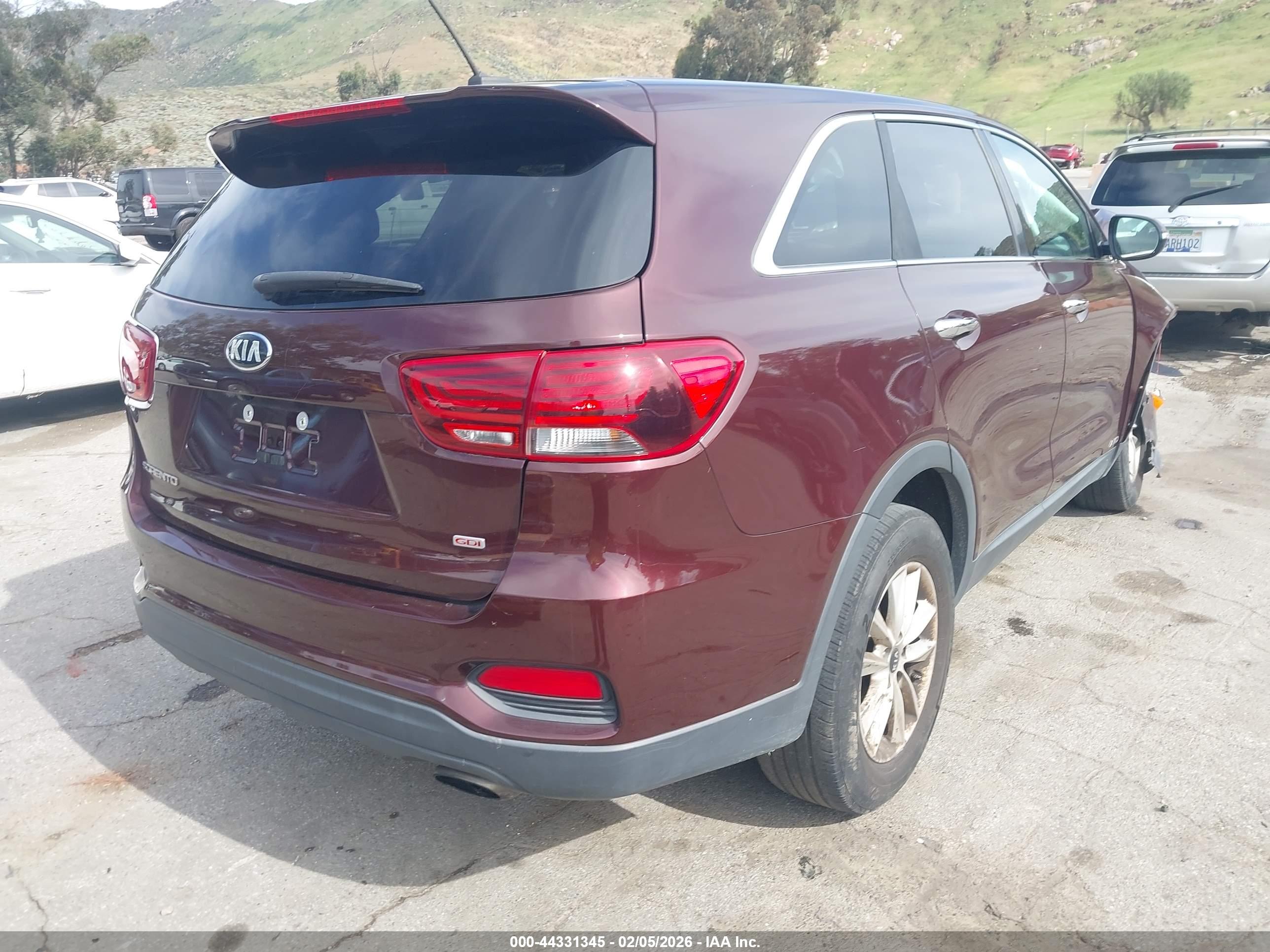 KIA SORENTO image 4