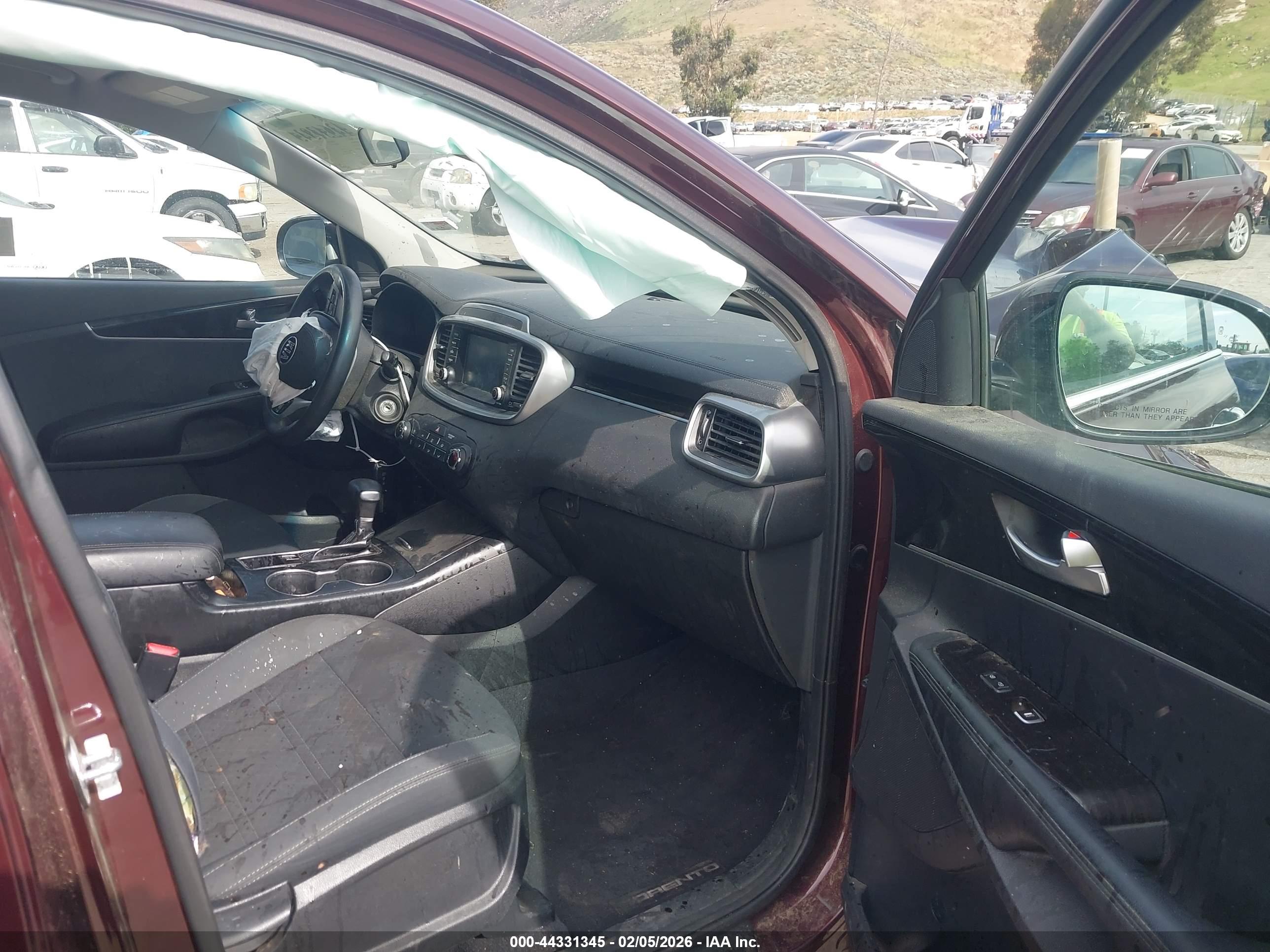 KIA SORENTO image 5
