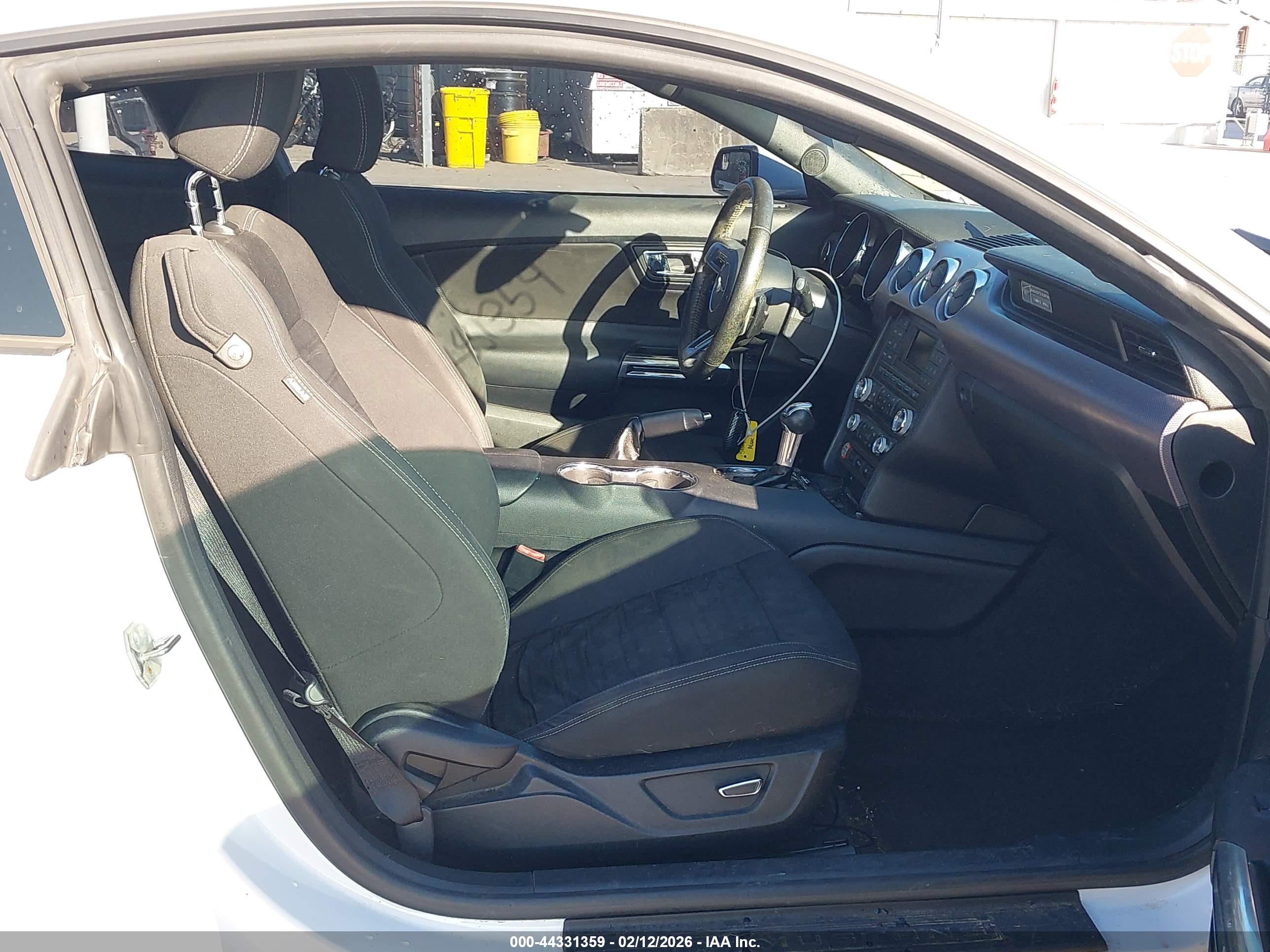 FORD MUSTANG image 8
