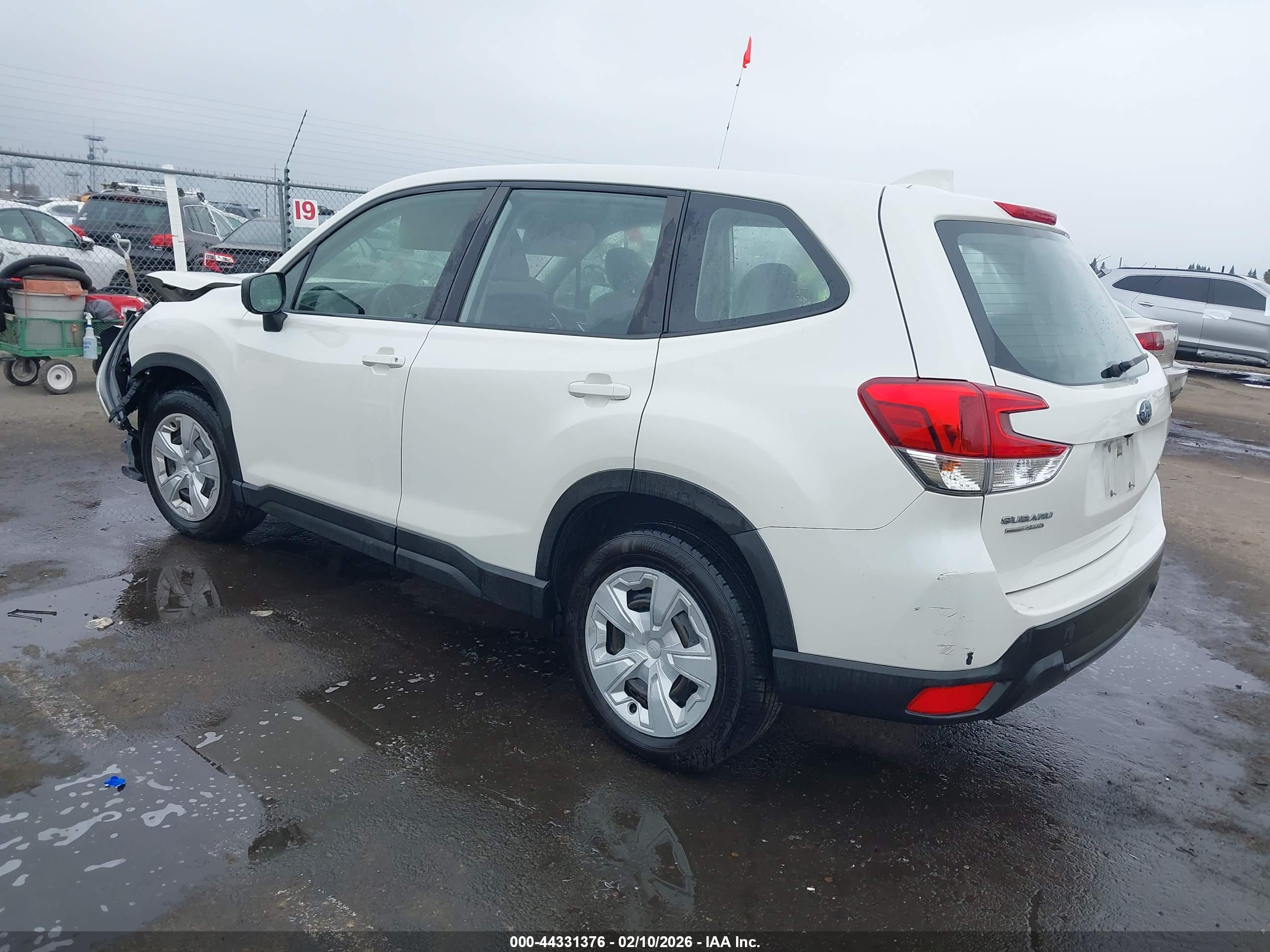 SUBARU FORESTER image 3