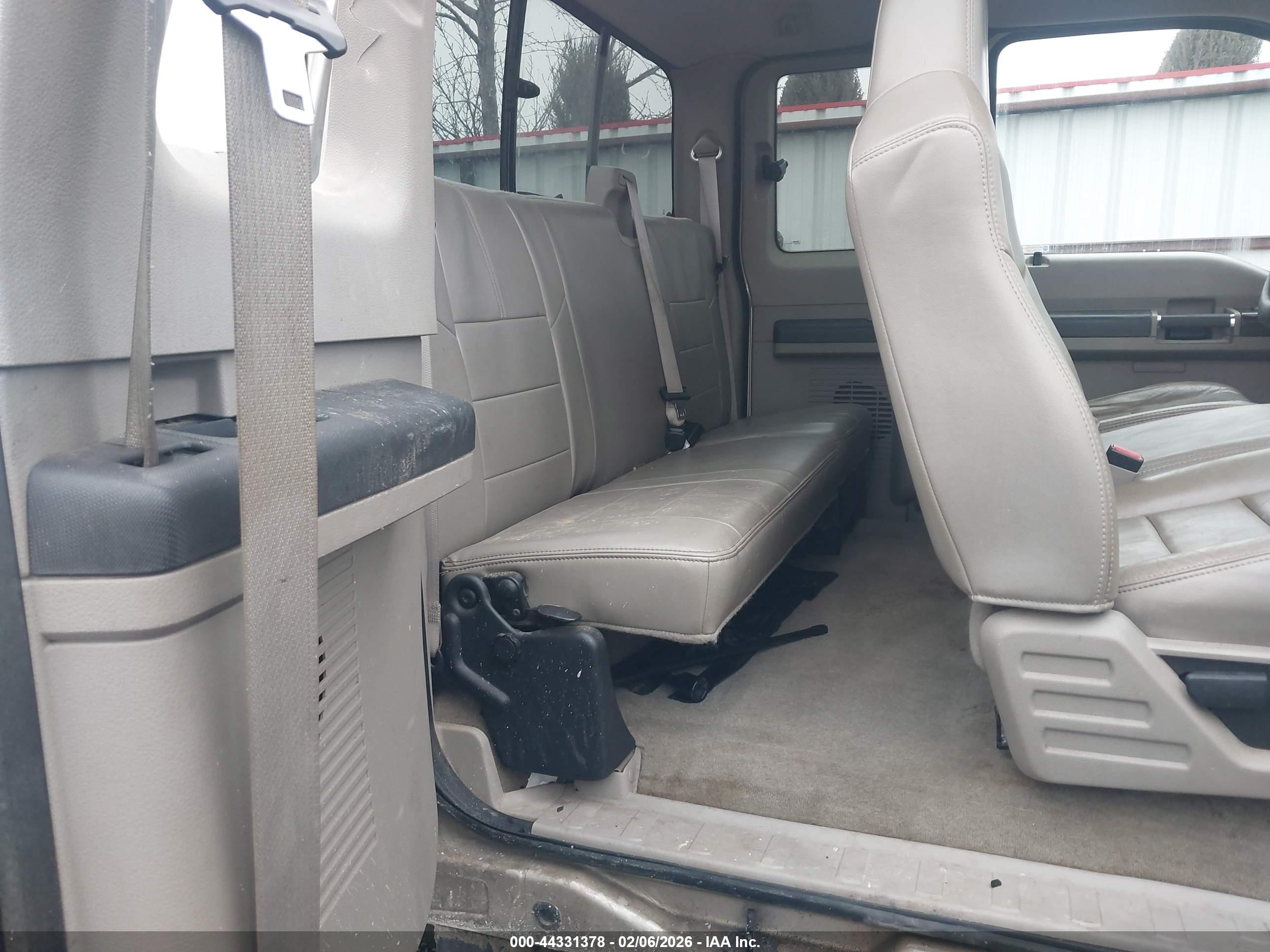 FORD F-250 image 8
