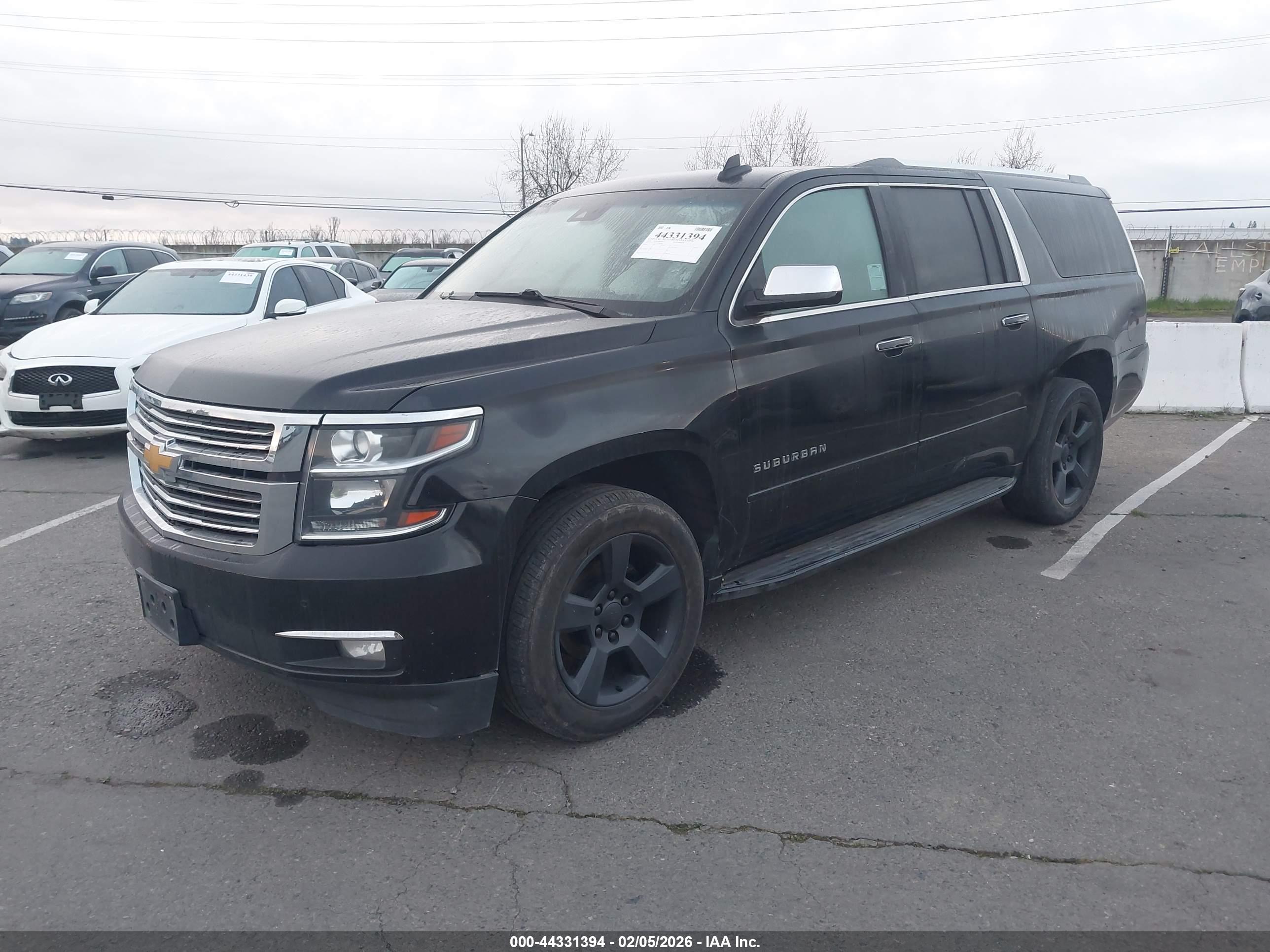 CHEVROLET SUBURBAN image 2