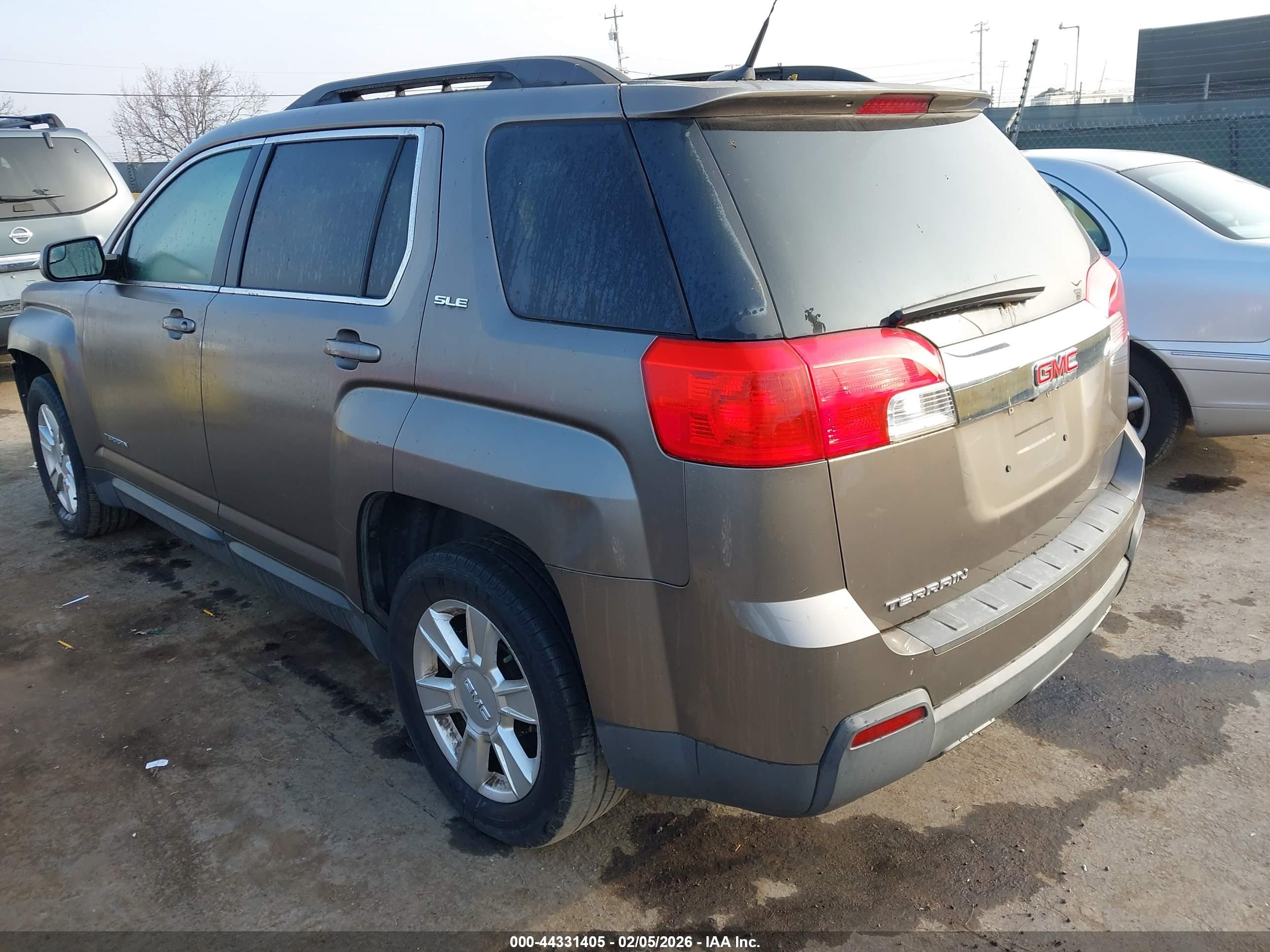 GMC TERRAIN image 3