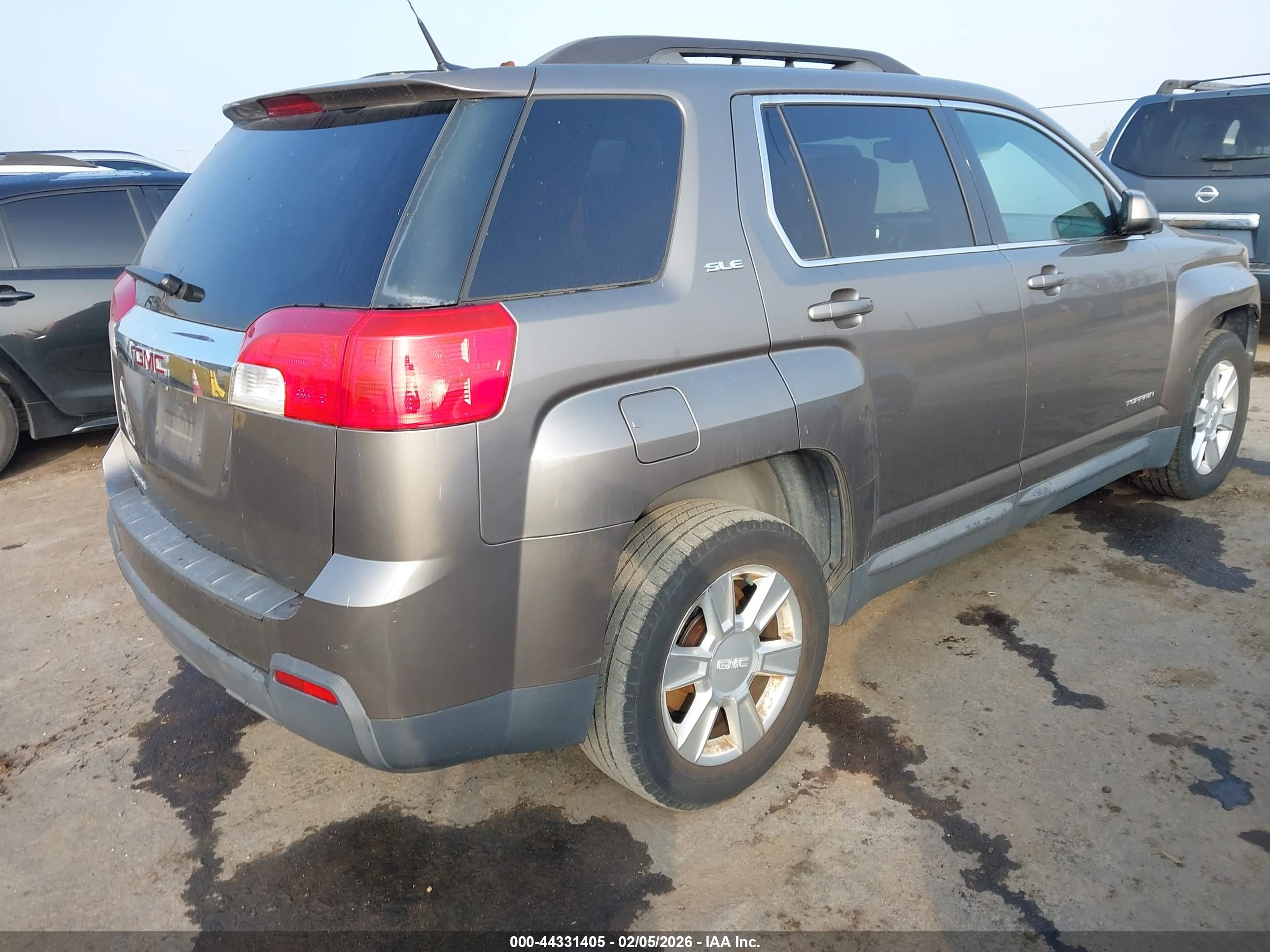 GMC TERRAIN image 4
