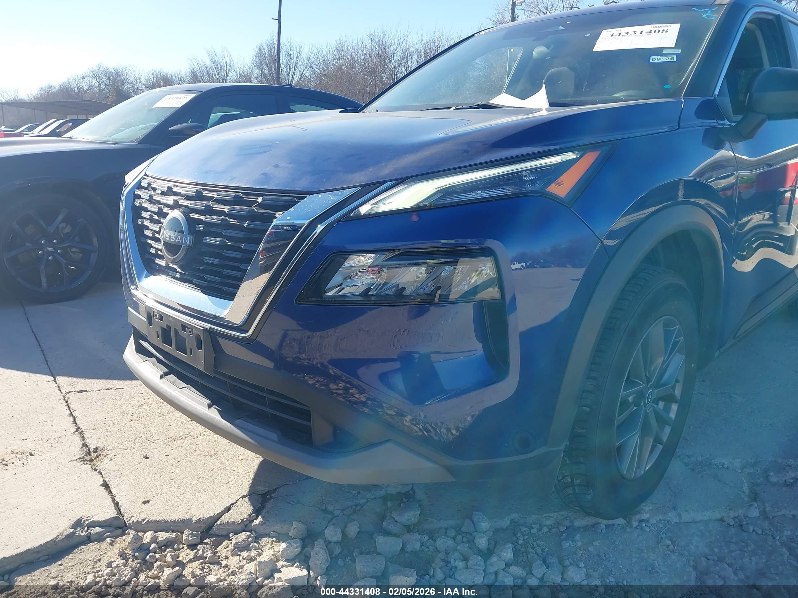 NISSAN ROGUE image 6