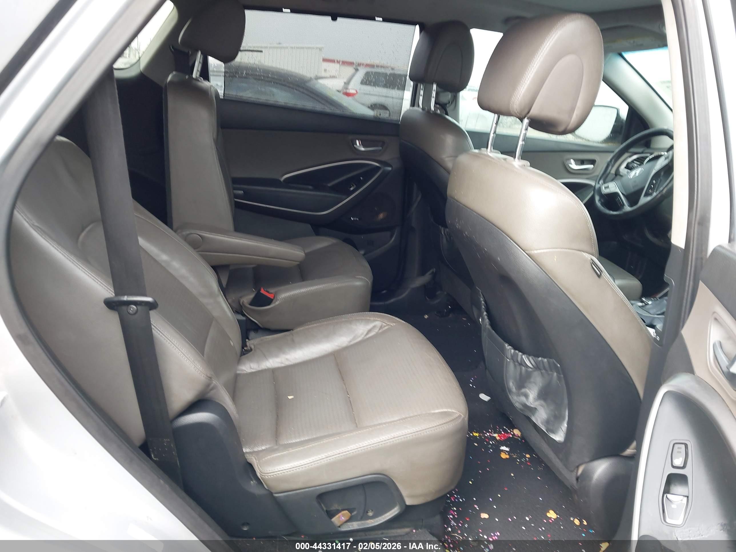 HYUNDAI SANTA image 8