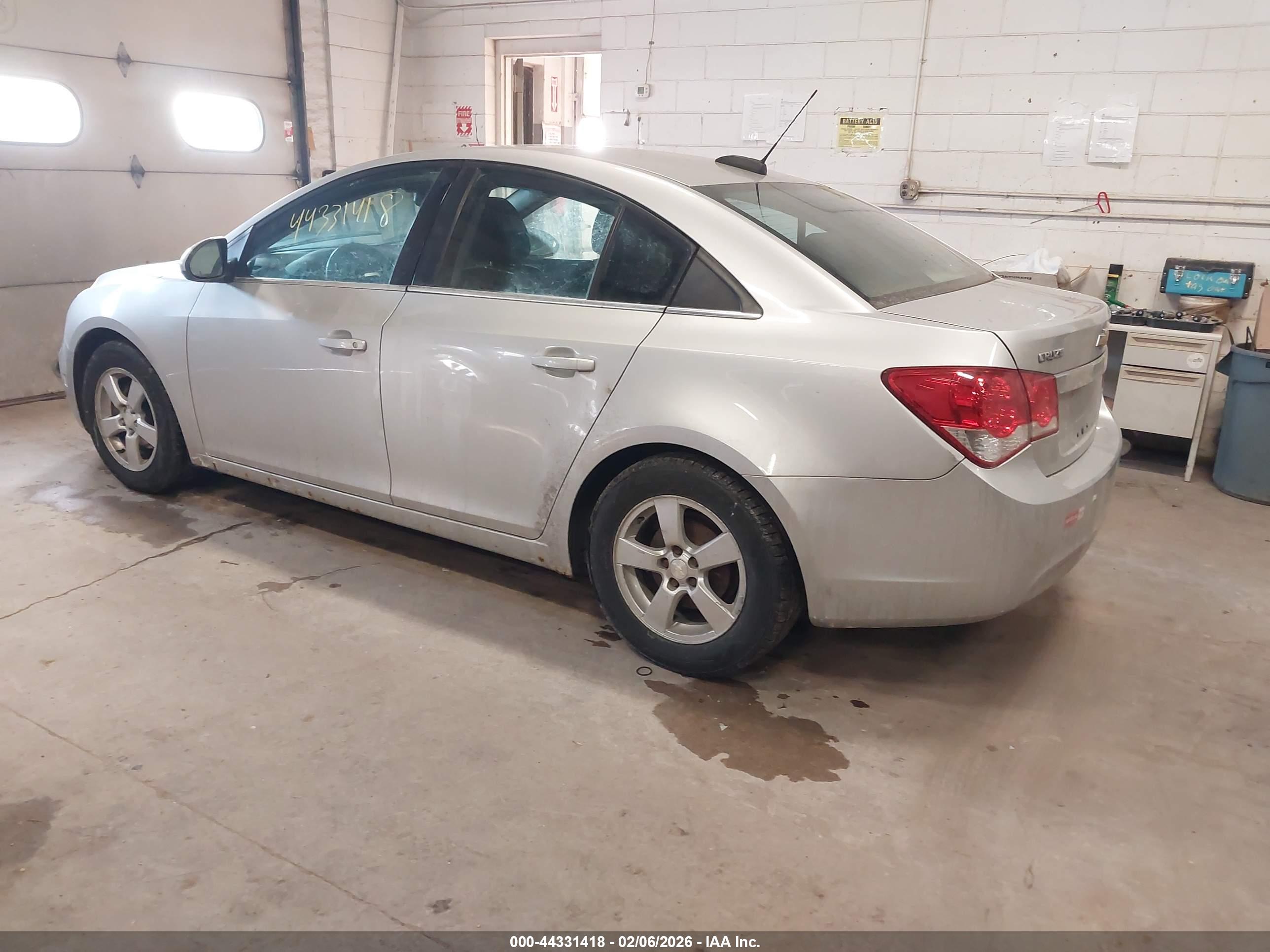 CHEVROLET CRUZE image 3