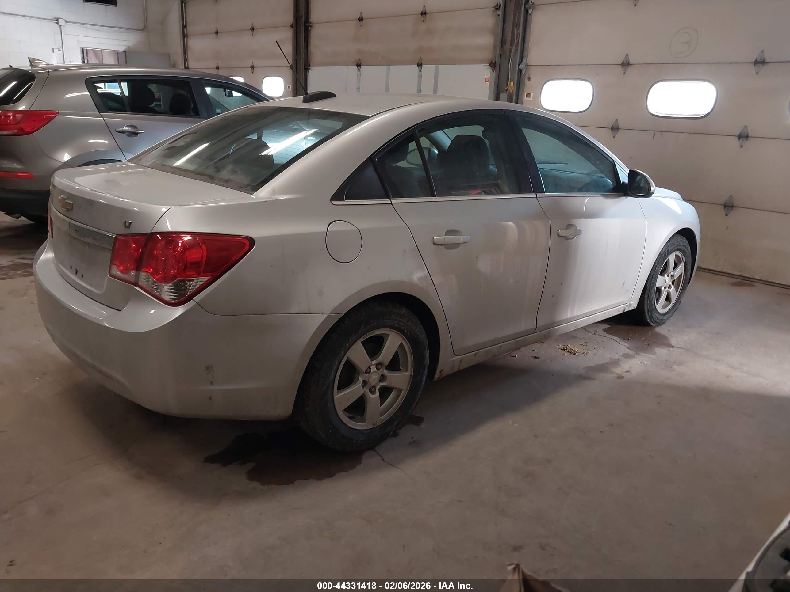 CHEVROLET CRUZE image 4