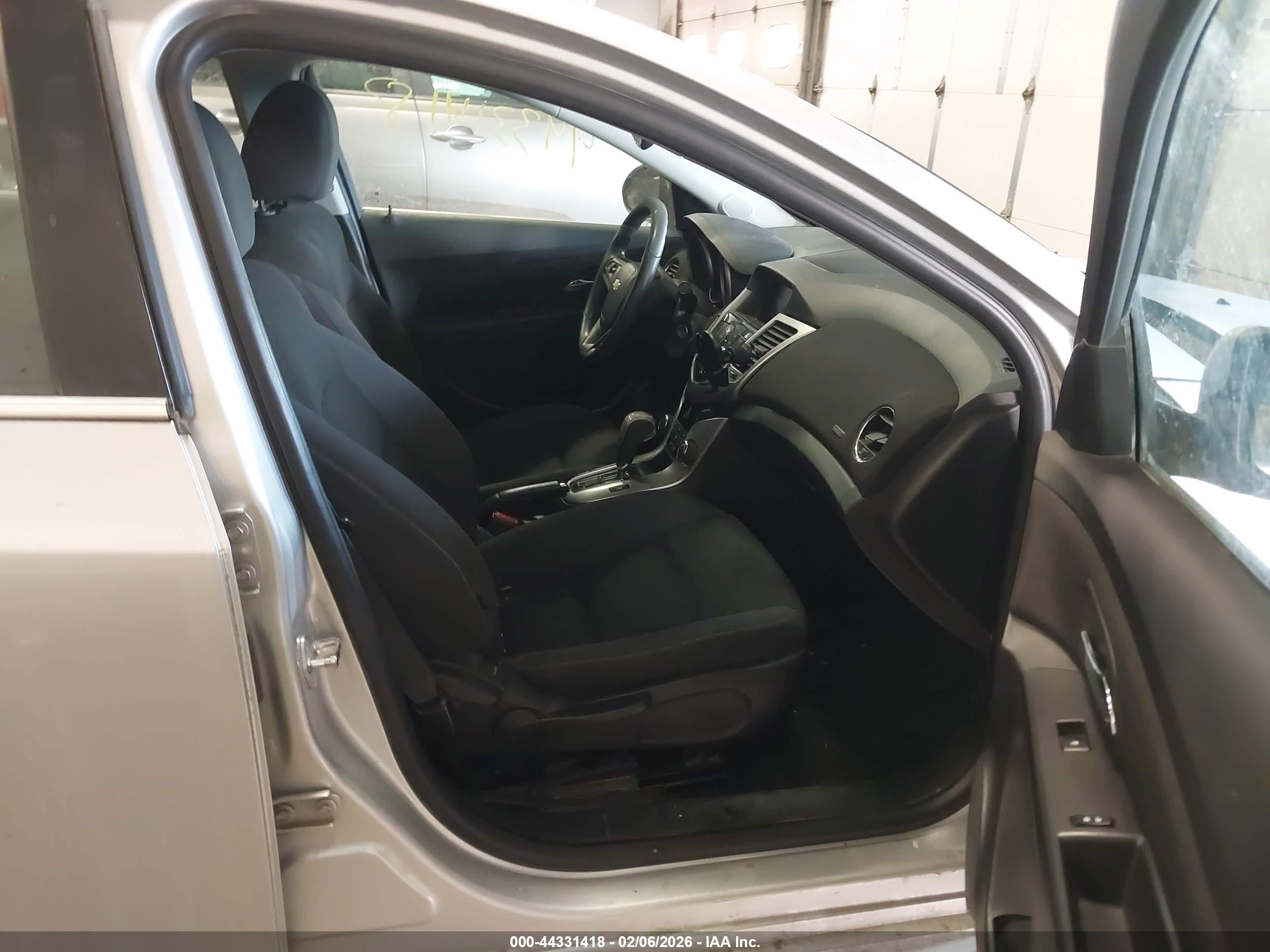 CHEVROLET CRUZE image 5