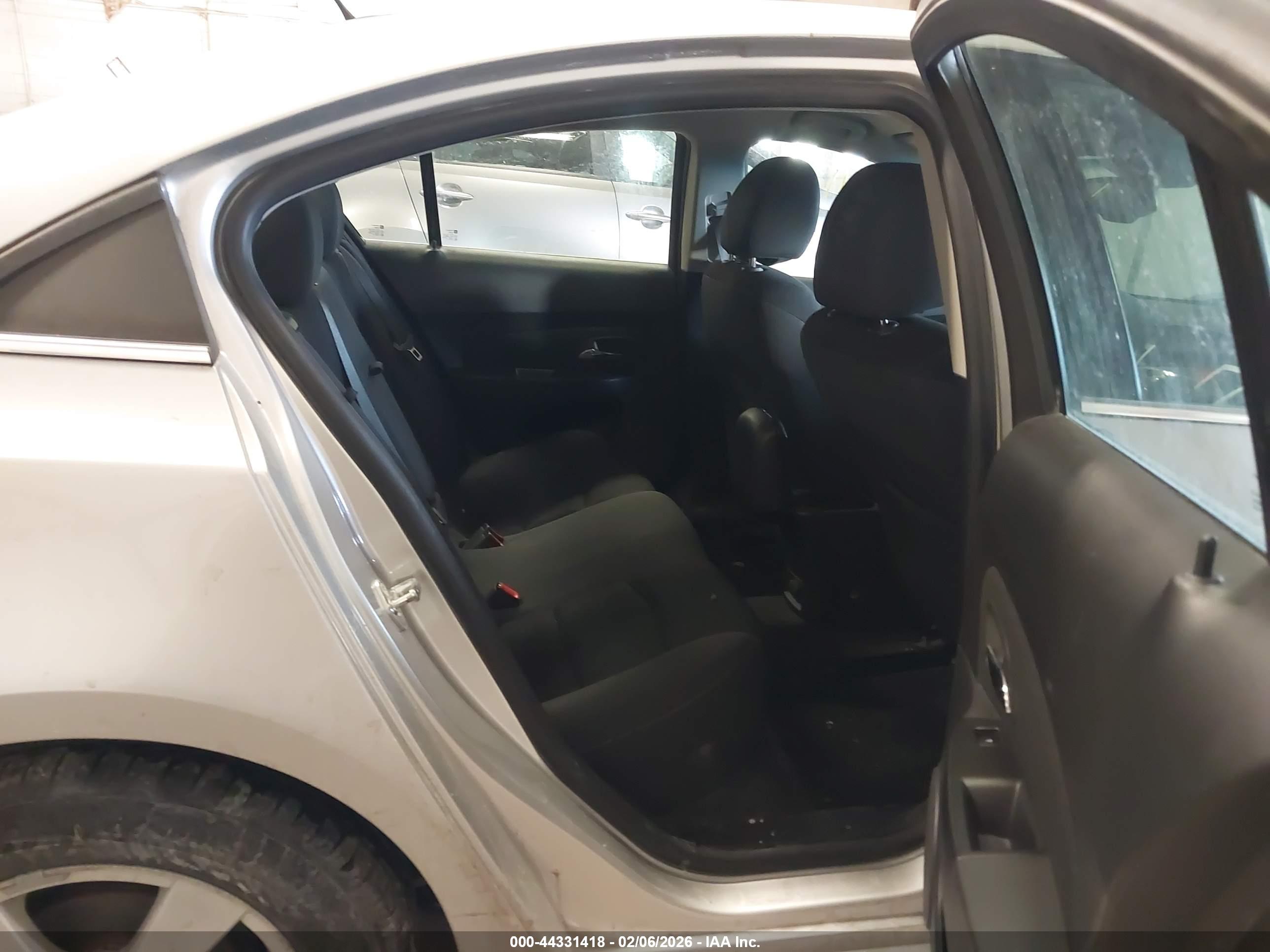 CHEVROLET CRUZE image 8