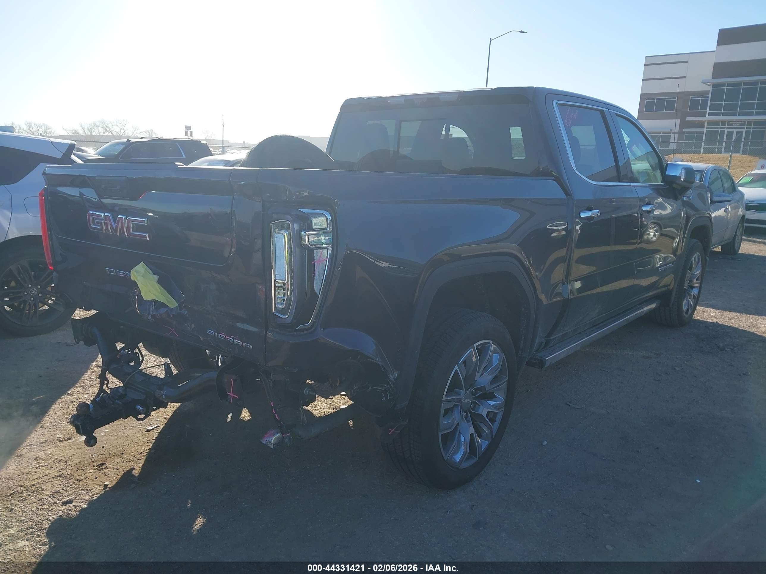GMC SIERRA image 4