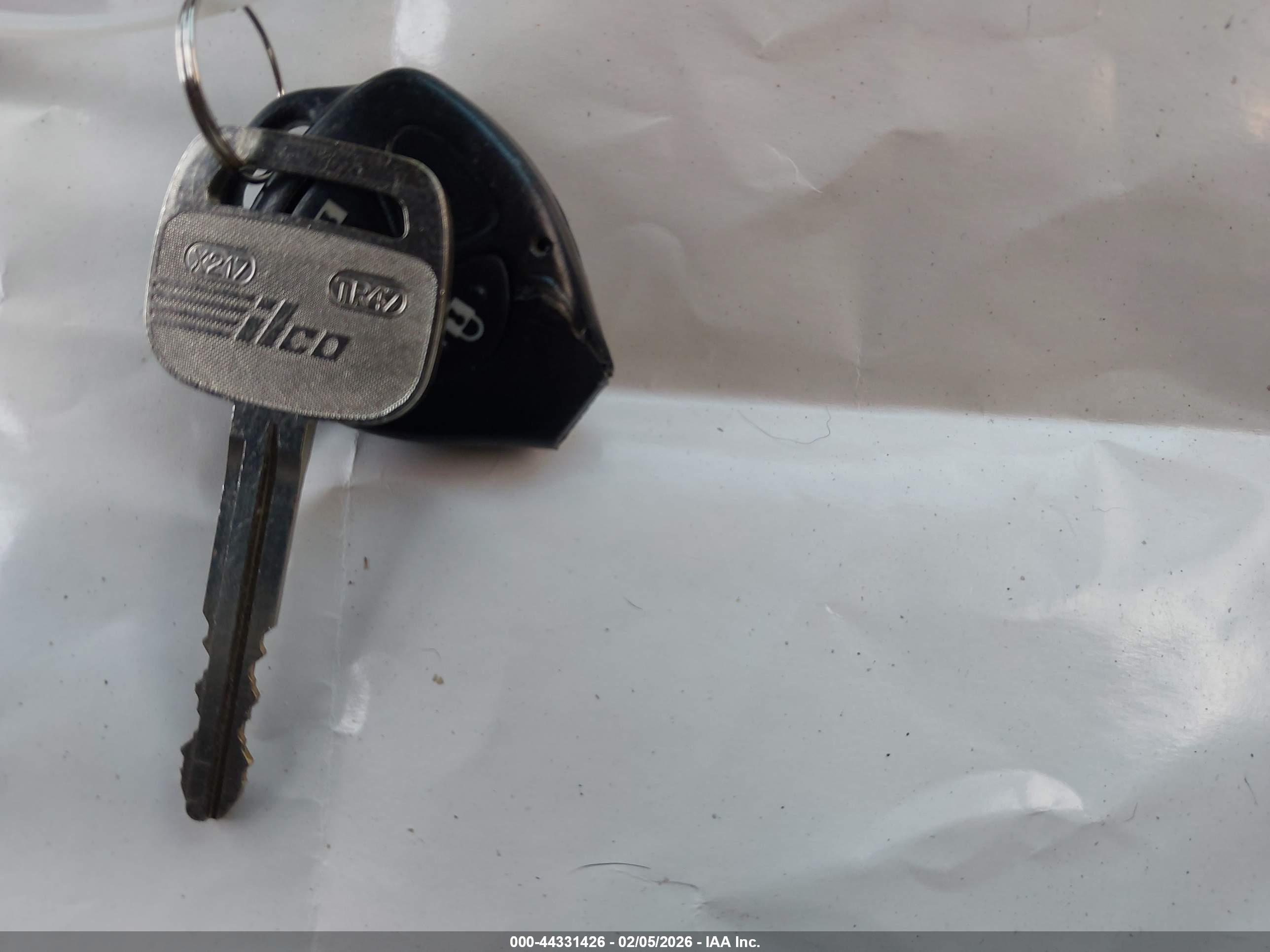 TOYOTA YARIS image 11